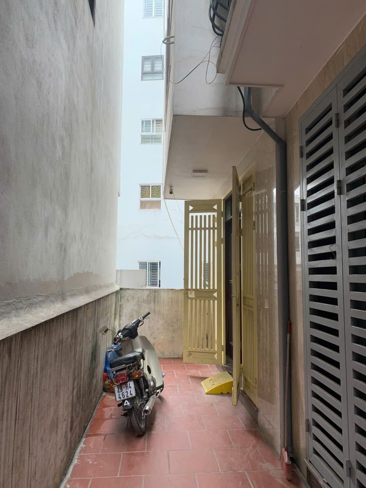 Bán nhà Định Công Hạ - diện tích 35m2 5 tầng - LÔ GÓC 3 THOÁNG - giá 8,3 tỷ