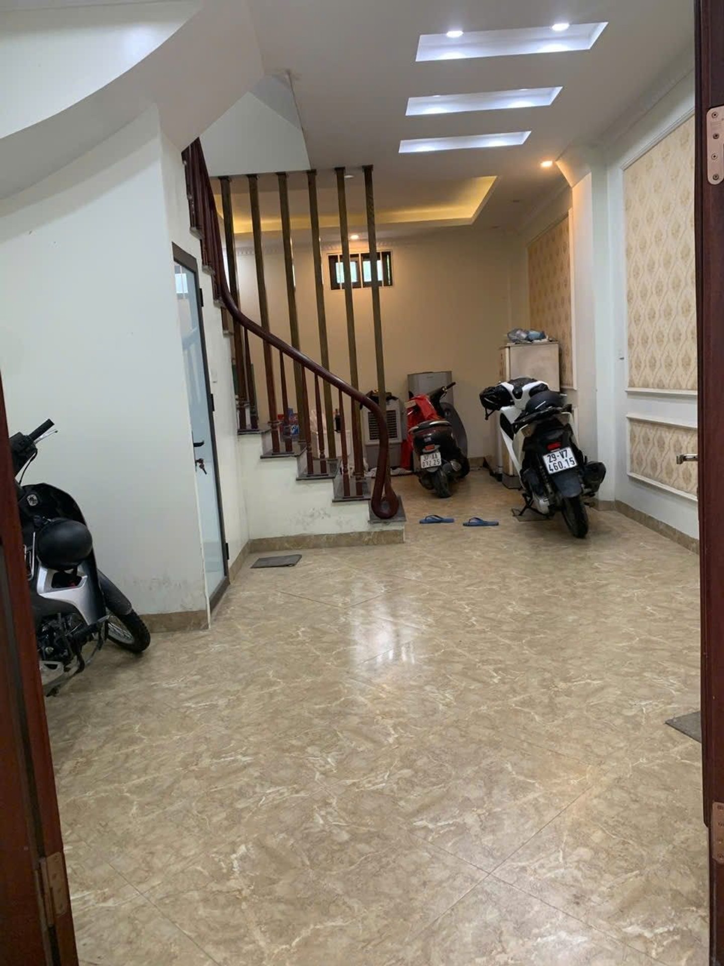 Bán nhà Định Công Hạ - diện tích 35m2 5 tầng - LÔ GÓC 3 THOÁNG - giá 8,3 tỷ