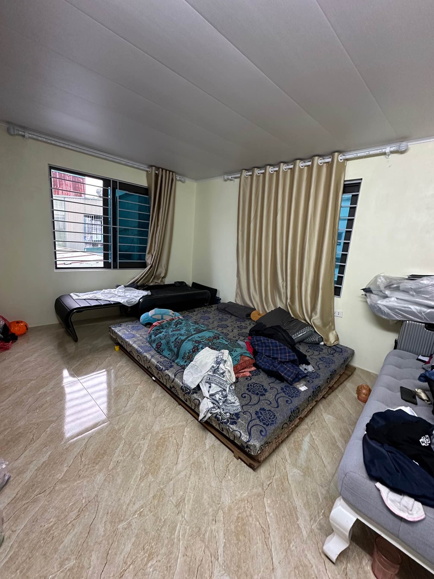 Bán nhà Lạc Nghiệp - diện tích 14m2 3 tầng - Nhà đẹp, khách mua chỉ xách vali quần áo đến ở - giá 2,2 tỷ