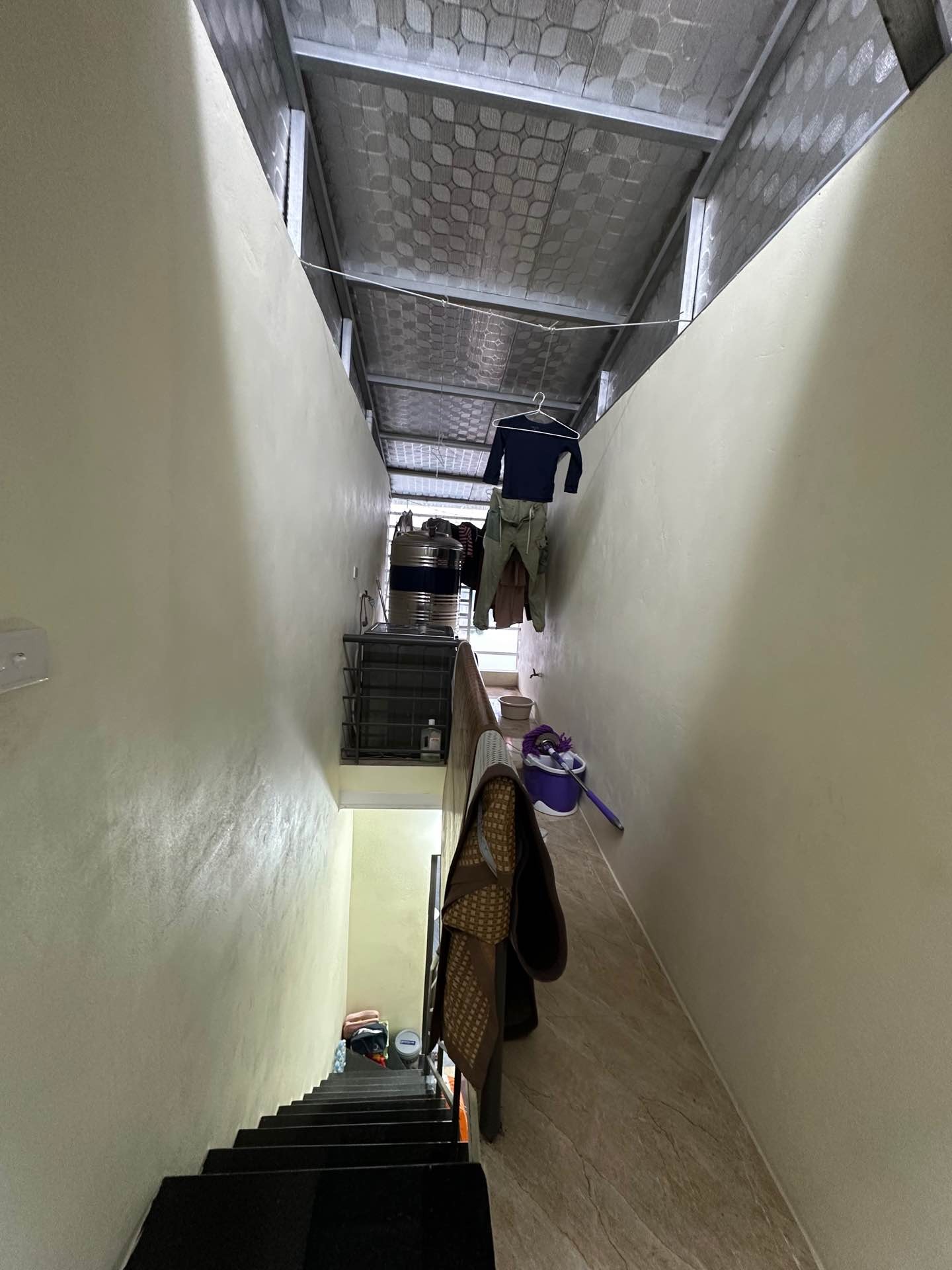 Bán nhà Lạc Nghiệp - diện tích 14m2 3 tầng - Nhà đẹp, khách mua chỉ xách vali quần áo đến ở - giá 2,2 tỷ