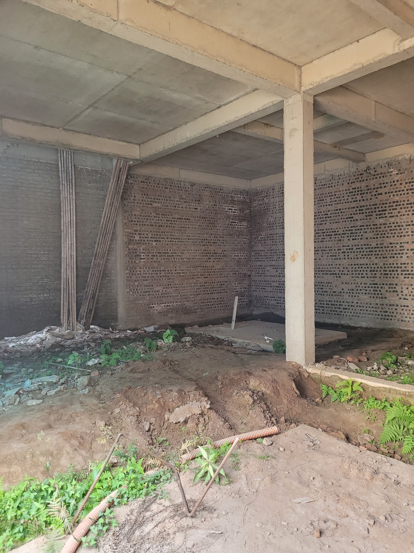 Bán nhà Đại Lộ Thăng Long - diện tích 104m2 4 tầng - ô tô tránh - giá 34 tỷ