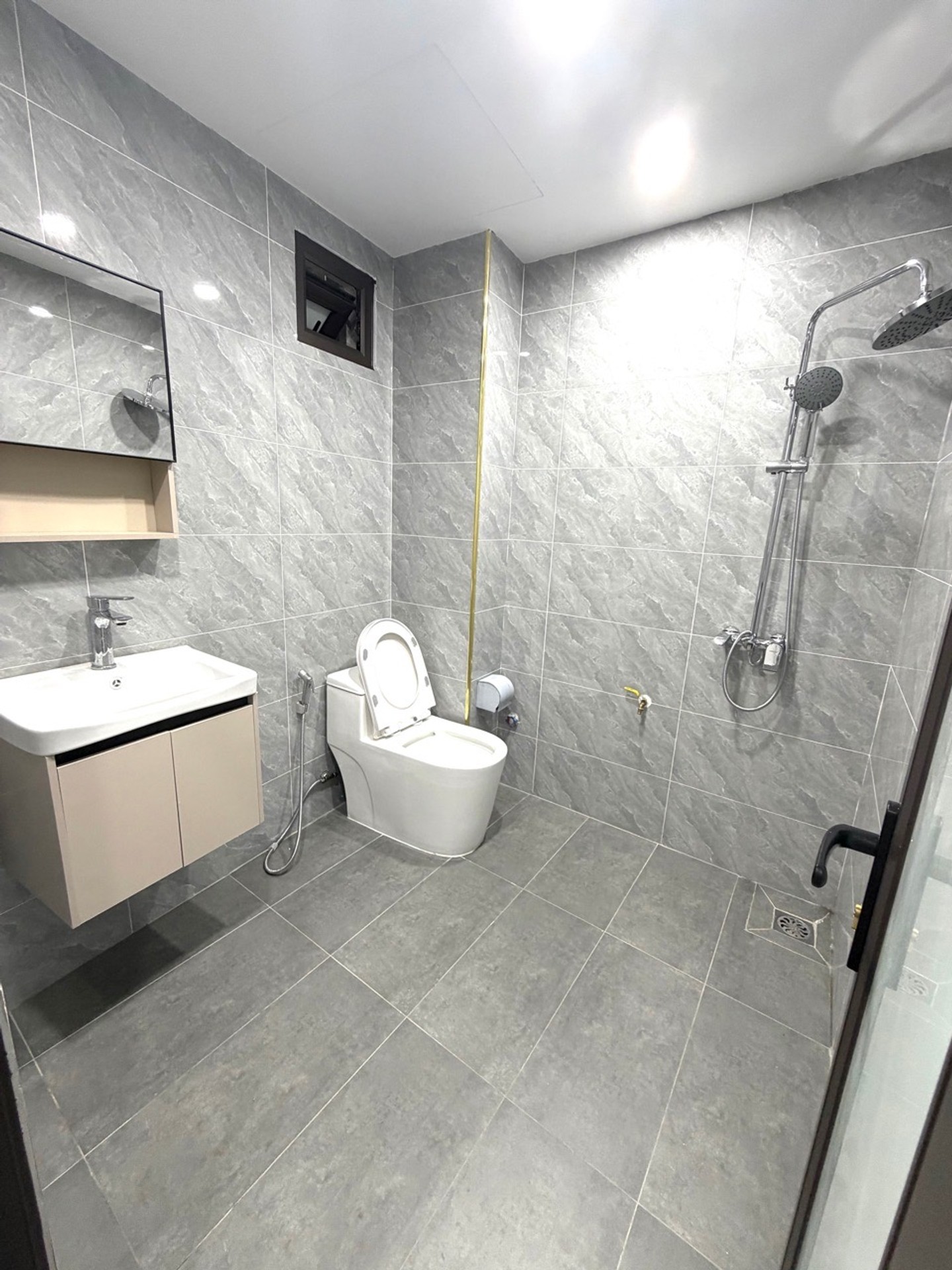 Bán nhà Kim Ngưu - diện tích 31m2 5 tầng - Ngõ cực thoáng - giá 8,6 tỷ