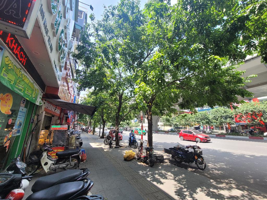 Bán nhà Minh Khai - diện tích 205m2 2 tầng - Mặt phố - giá 75 tỷ