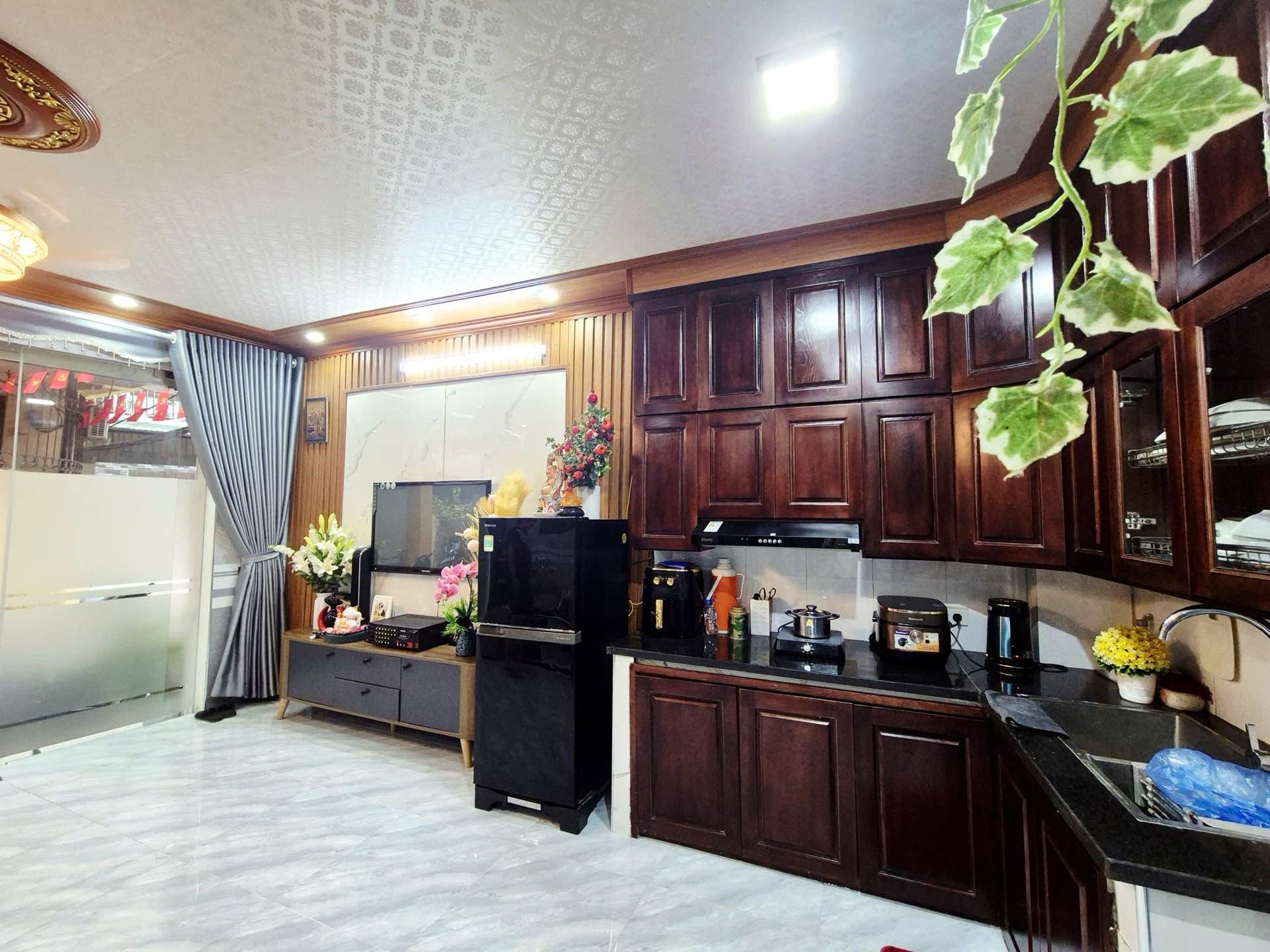 Bán nhà Đông Thiên - diện tích 30m2 2 tầng - Lô góc - giá 4,5 tỷ
