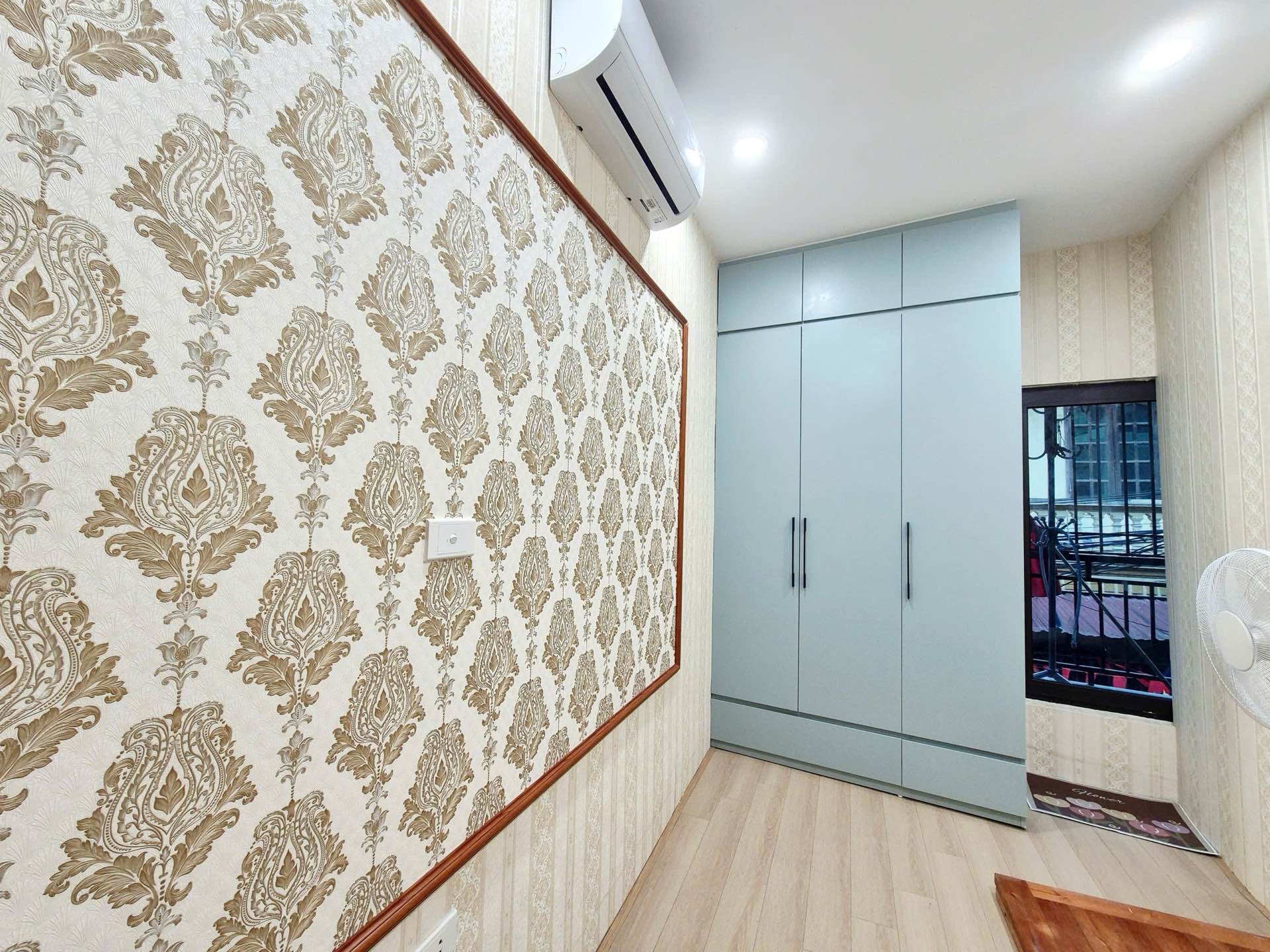 Bán nhà Đông Thiên - diện tích 30m2 2 tầng - Lô góc - giá 4,5 tỷ