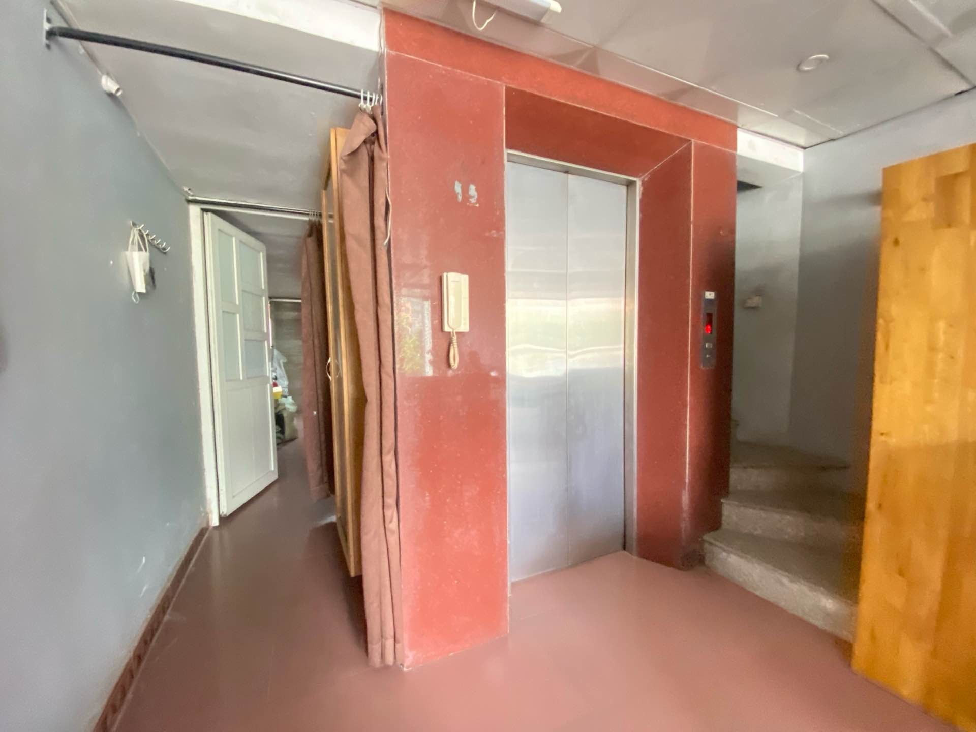 Bán nhà Đường Láng - diện tích 57.6m2 6 tầng - 2 mặt thoáng - giá 47,5 tỷ