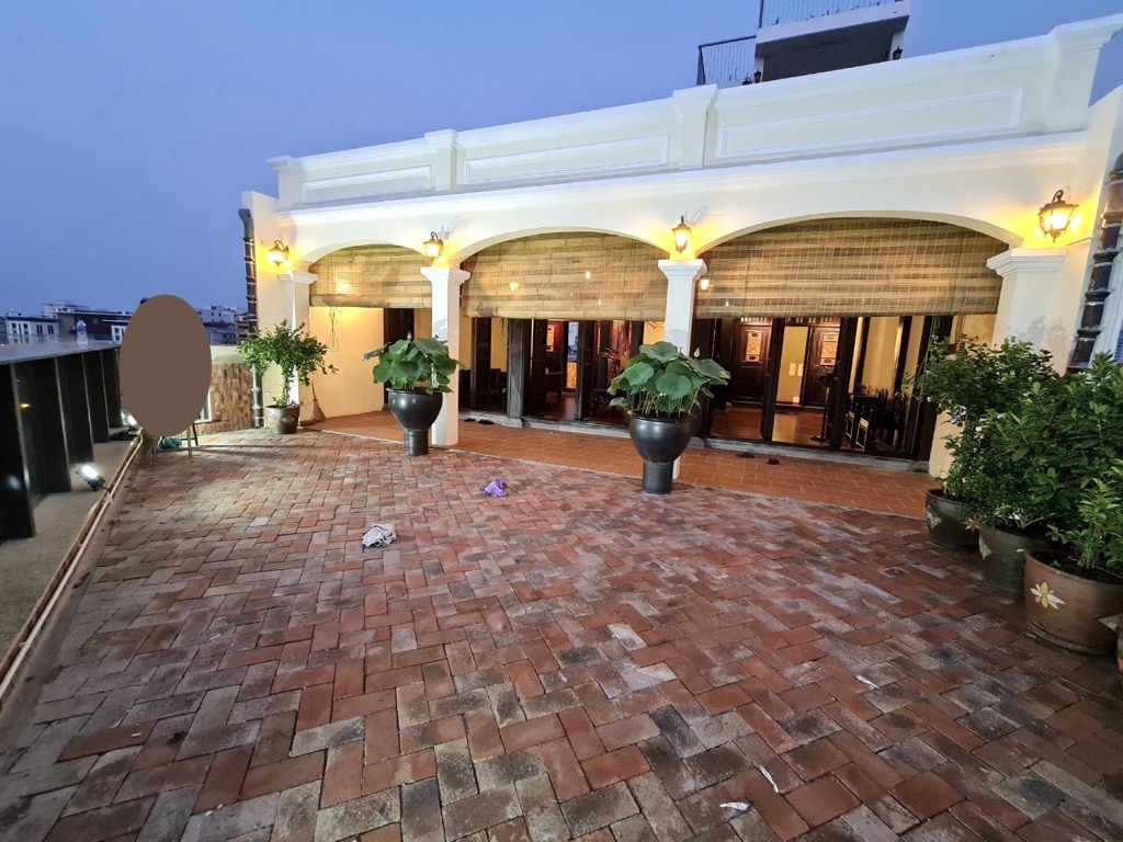 Bán nhà Hoàng Cầu - diện tích 240m2 9 tầng - Toà nhà 8 tầng nổi và 1 tầng hầm - giá 140 tỷ