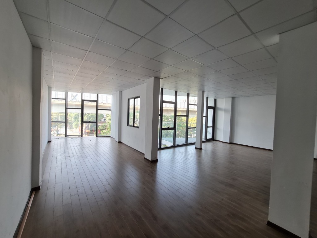 Bán nhà Hoàng Cầu - diện tích 240m2 9 tầng - Toà nhà 8 tầng nổi và 1 tầng hầm - giá 140 tỷ