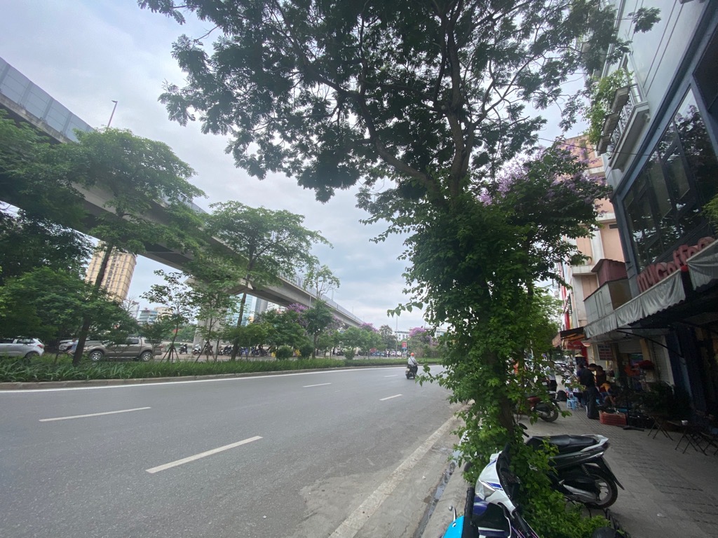 Bán nhà Hoàng Cầu - diện tích 240m2 9 tầng - Toà nhà 8 tầng nổi và 1 tầng hầm - giá 140 tỷ