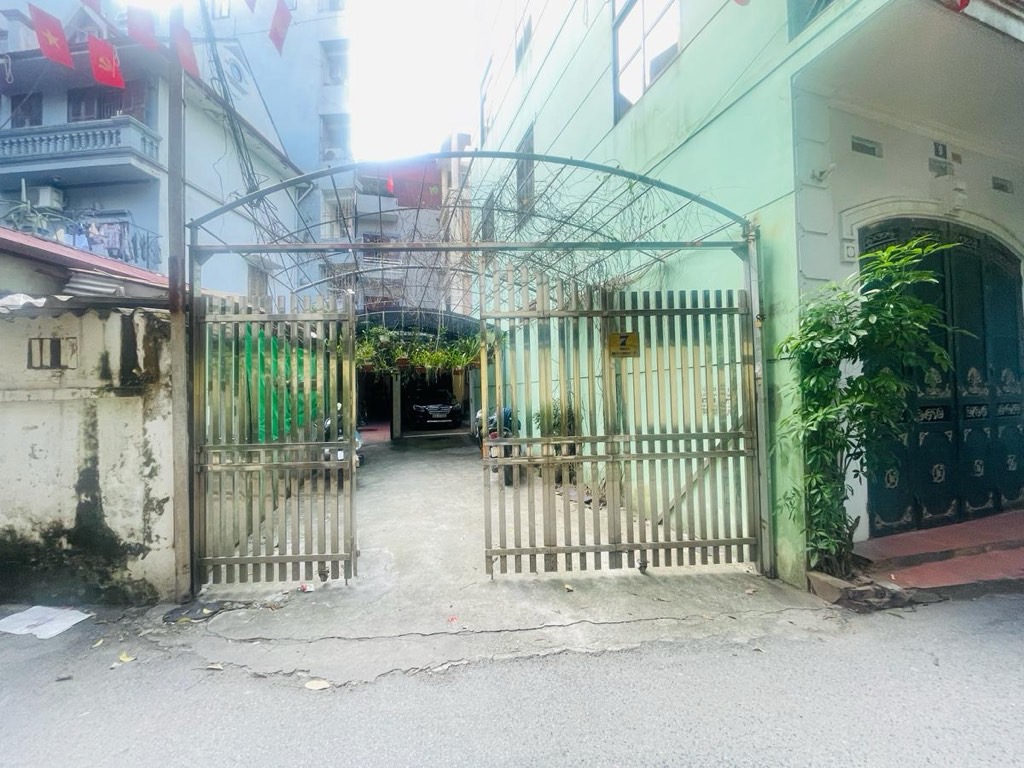 Bán nhà Hoàng Liệt - diện tích 185m2 4 tầng - Ô tô vào nhà - giá 37,5 tỷ