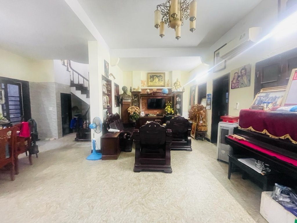Bán nhà Hoàng Liệt - diện tích 185m2 4 tầng - Ô tô vào nhà - giá 37,5 tỷ