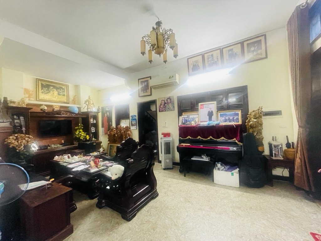 Bán nhà Hoàng Liệt - diện tích 185m2 4 tầng - Ô tô vào nhà - giá 37,5 tỷ