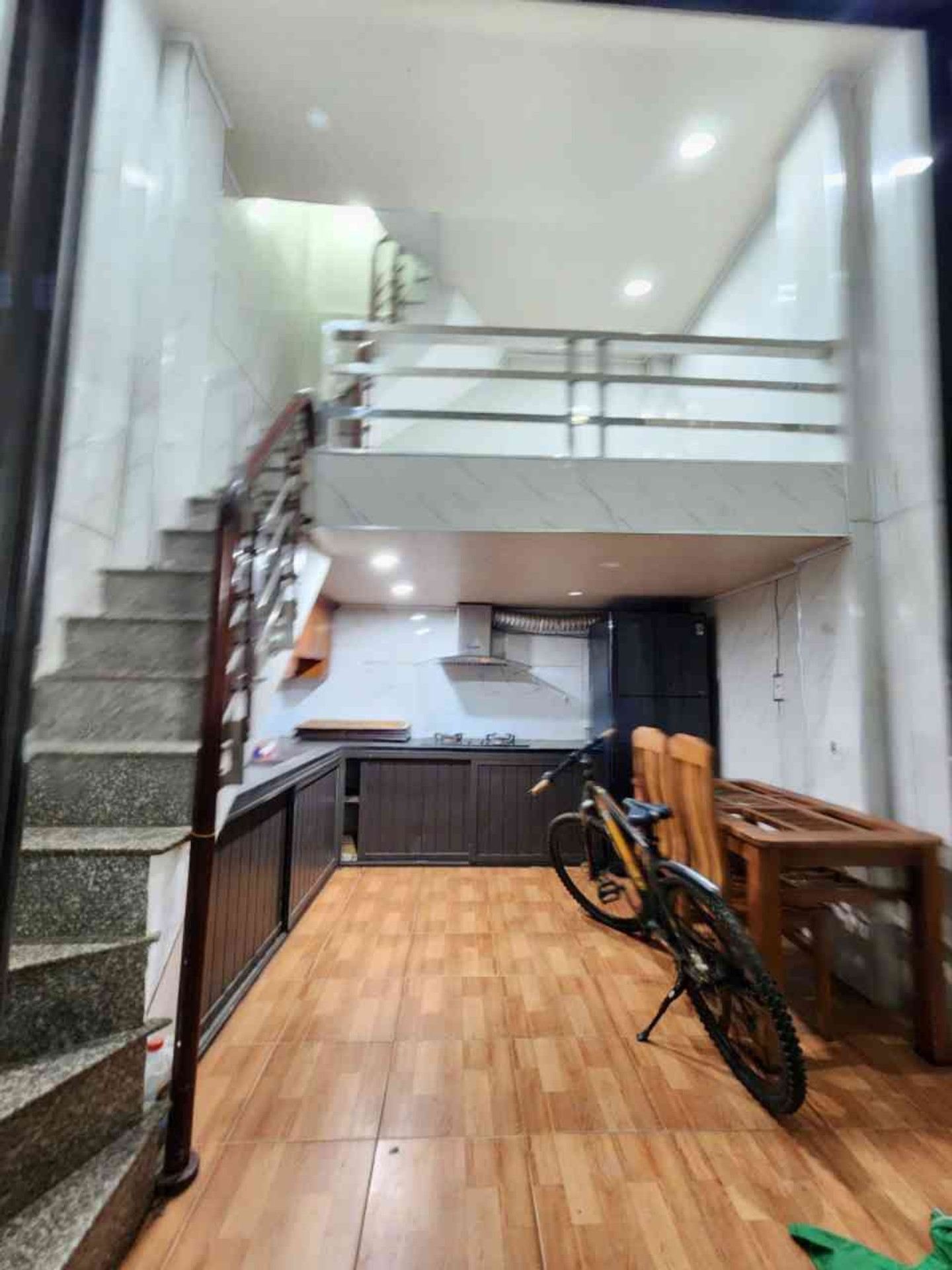 Bán nhà Tân Mai - diện tích 14m2 5 tầng - Ngõ thông, cách ô tô tránh chỉ 30m - giá 2,98 tỷ