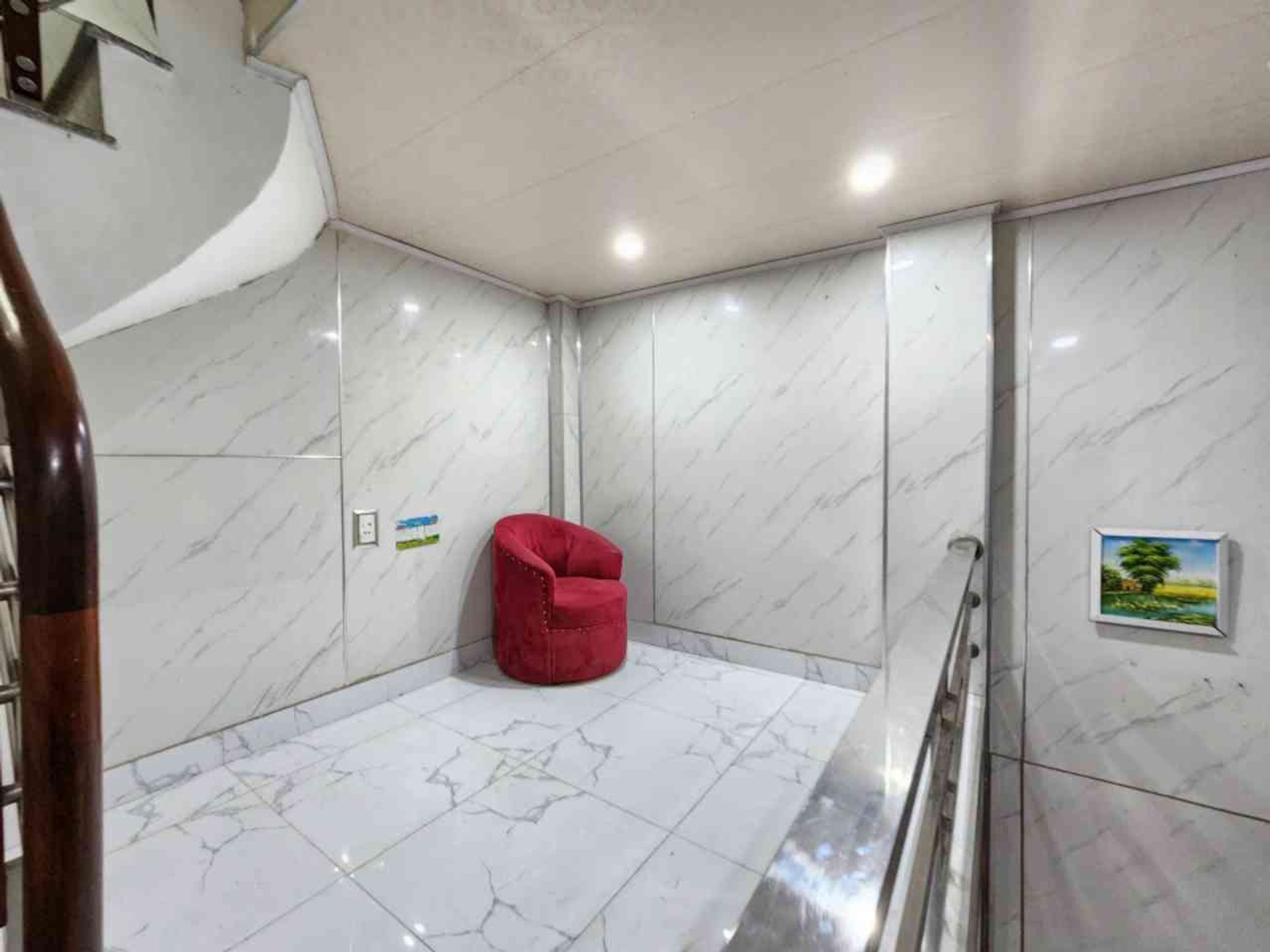 Bán nhà Tân Mai - diện tích 14m2 5 tầng - Ngõ thông, cách ô tô tránh chỉ 30m - giá 2,98 tỷ
