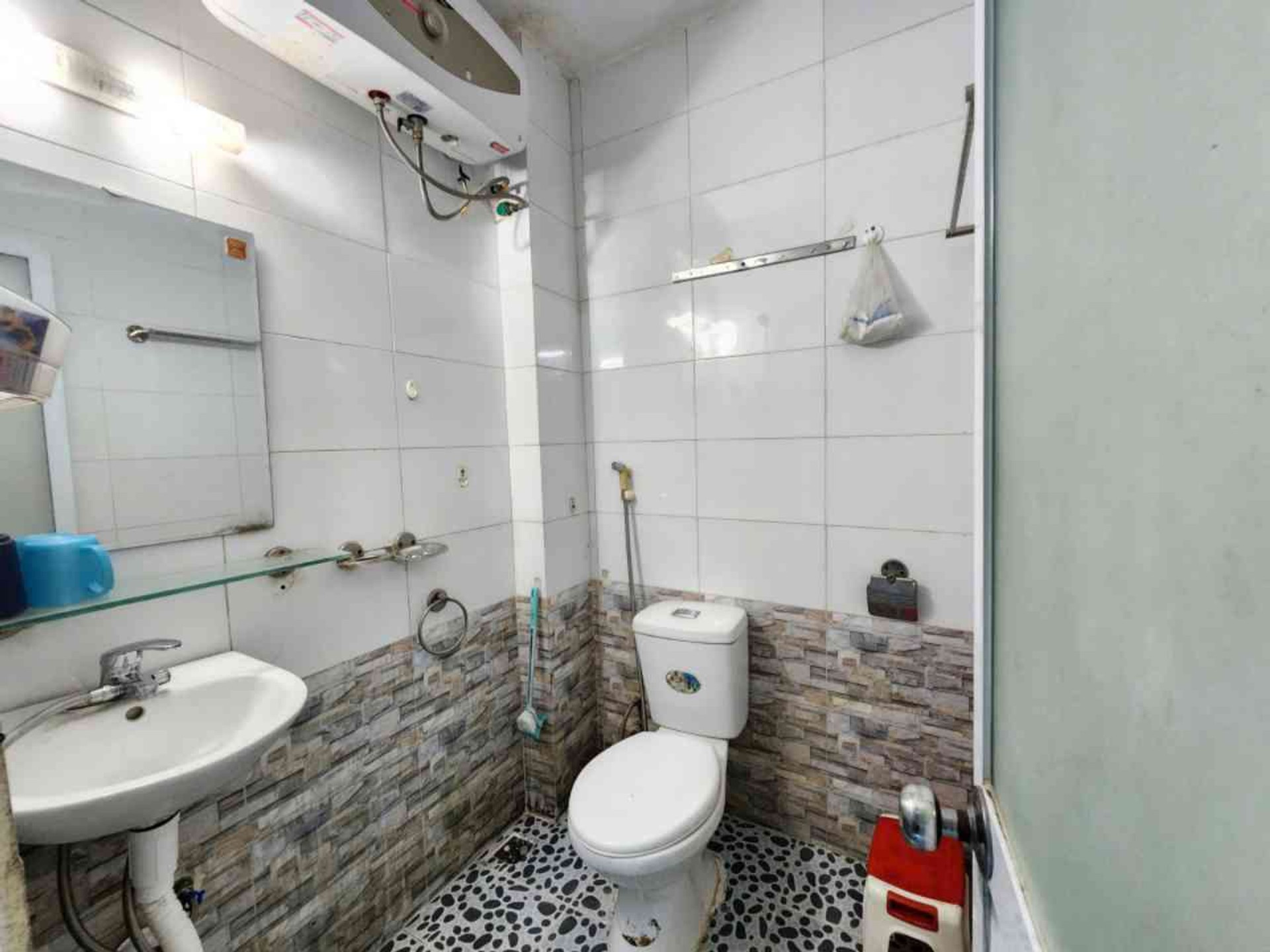 Bán nhà Tân Mai - diện tích 14m2 5 tầng - Ngõ thông, cách ô tô tránh chỉ 30m - giá 2,98 tỷ