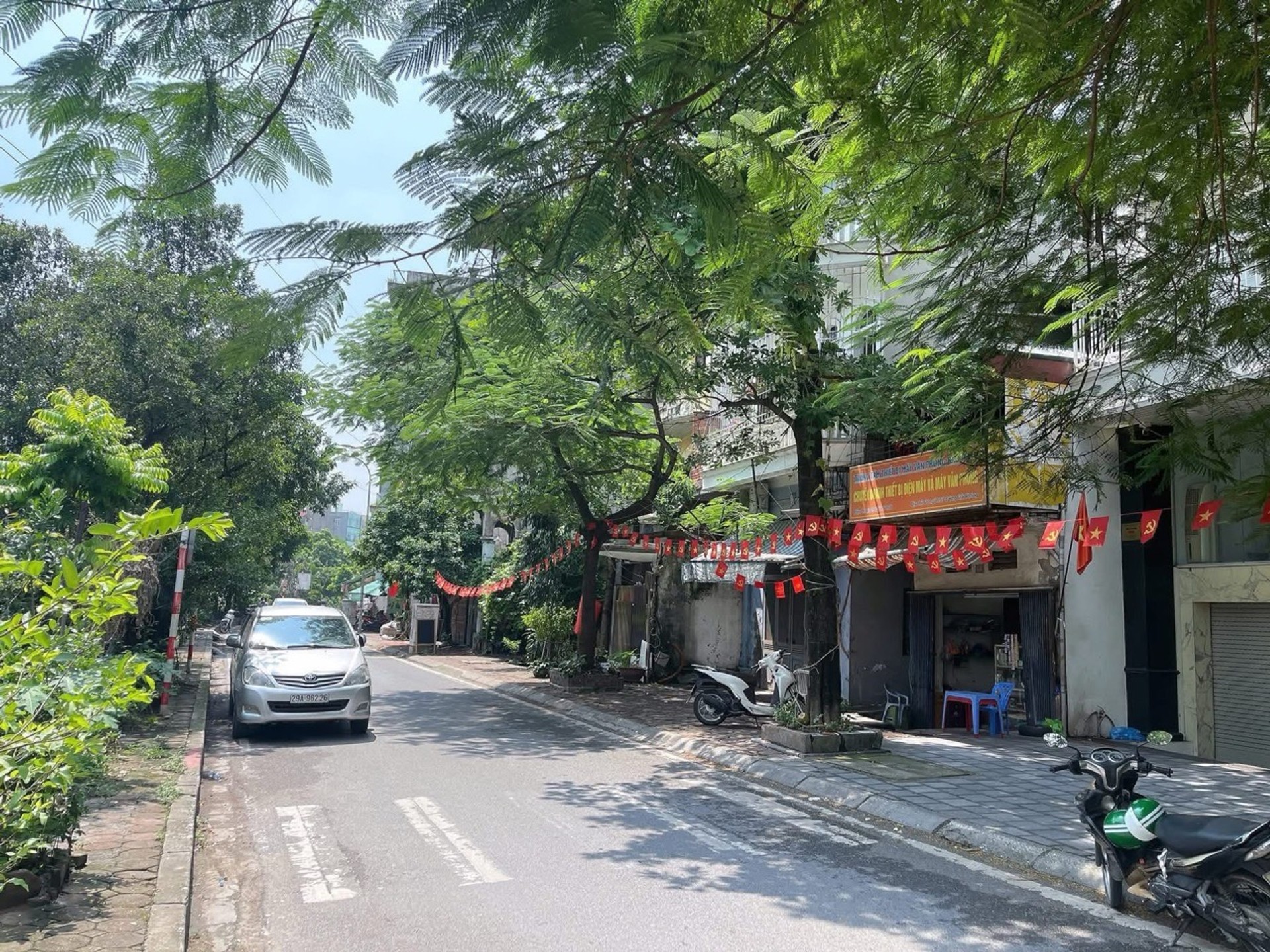 Bán nhà Giải Phóng - diện tích 272m2 0 tầng - Ngõ to như phố - giá 72 tỷ