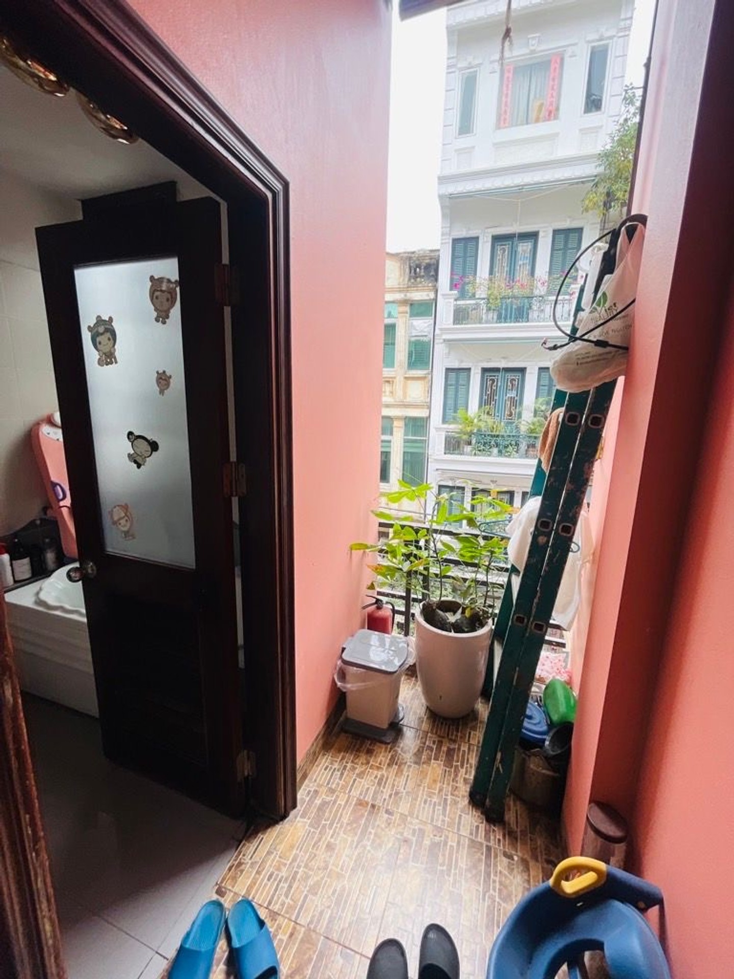 Bán nhà Bạch Đằng - diện tích 92.5m2 4 tầng - Mặt phố kinh doanh sầm uất - giá 26,5 tỷ