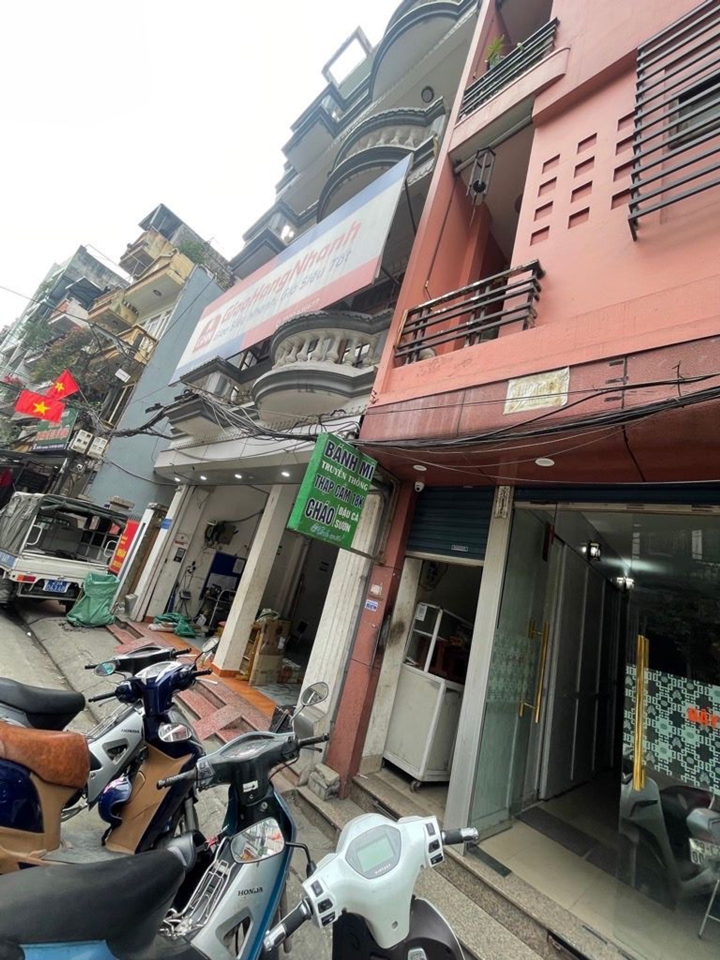 Bán nhà Bạch Đằng - diện tích 92.5m2 4 tầng - Mặt phố kinh doanh sầm uất - giá 26,5 tỷ