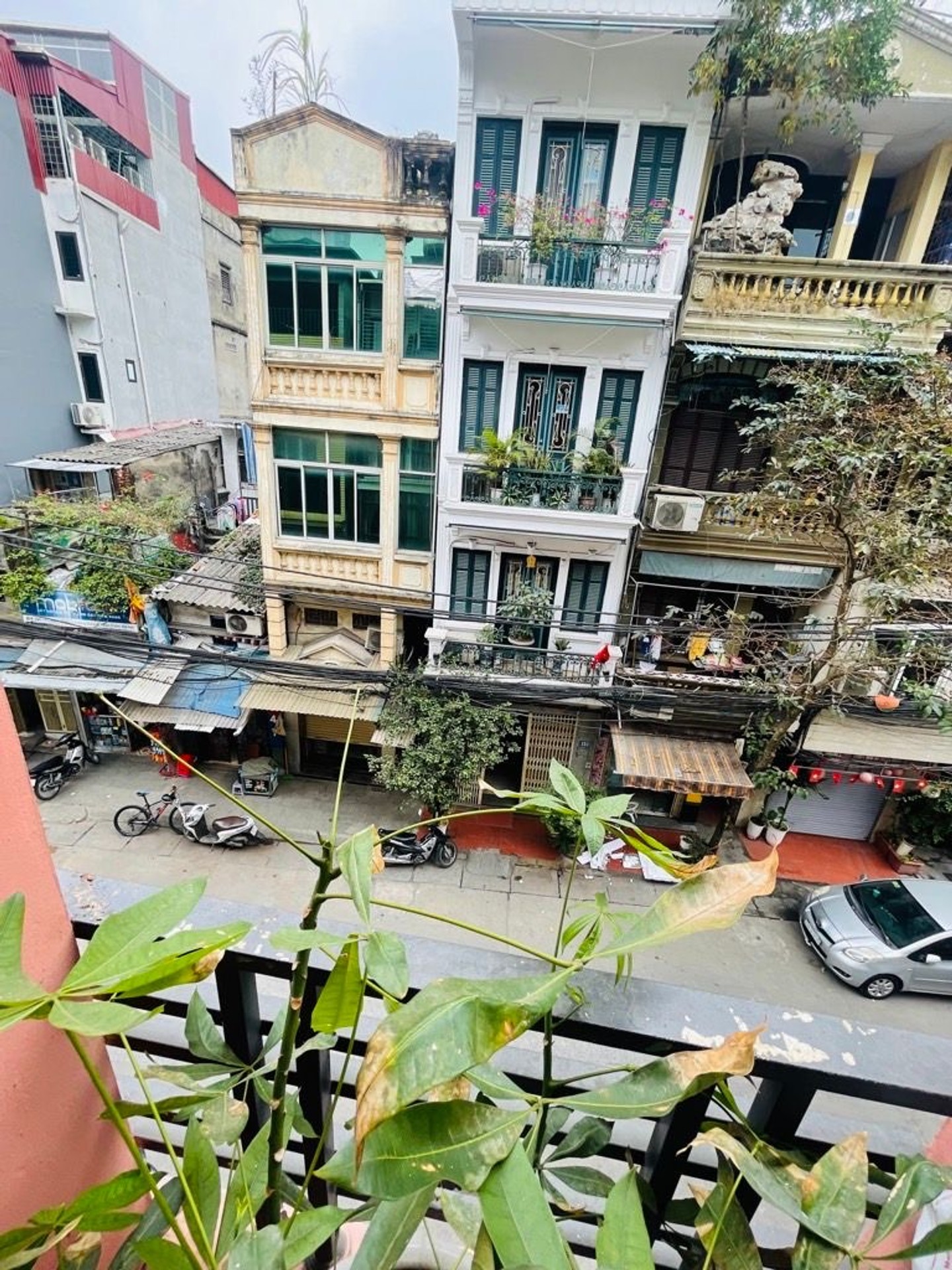 Bán nhà Bạch Đằng - diện tích 92.5m2 4 tầng - Mặt phố kinh doanh sầm uất - giá 26,5 tỷ