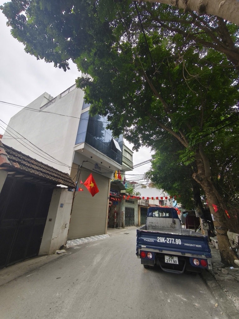 Bán nhà Hưng Phúc - diện tích 90m2 4 tầng - Lô góc ô tô dừng đỗ ngày đêm - giá 31 tỷ