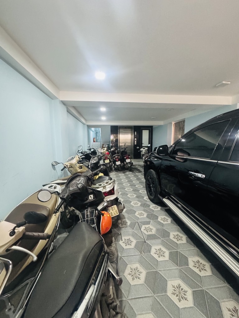 Bán nhà Hưng Phúc - diện tích 90m2 4 tầng - Lô góc ô tô dừng đỗ ngày đêm - giá 31 tỷ