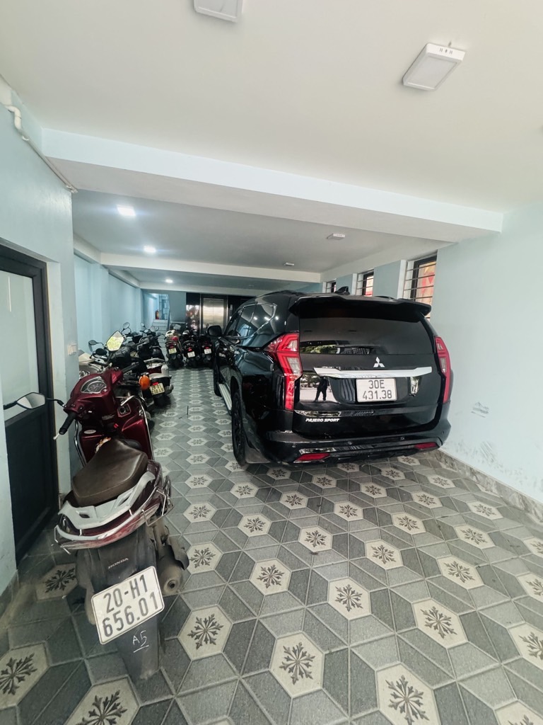 Bán nhà Hưng Phúc - diện tích 90m2 4 tầng - Lô góc ô tô dừng đỗ ngày đêm - giá 31 tỷ