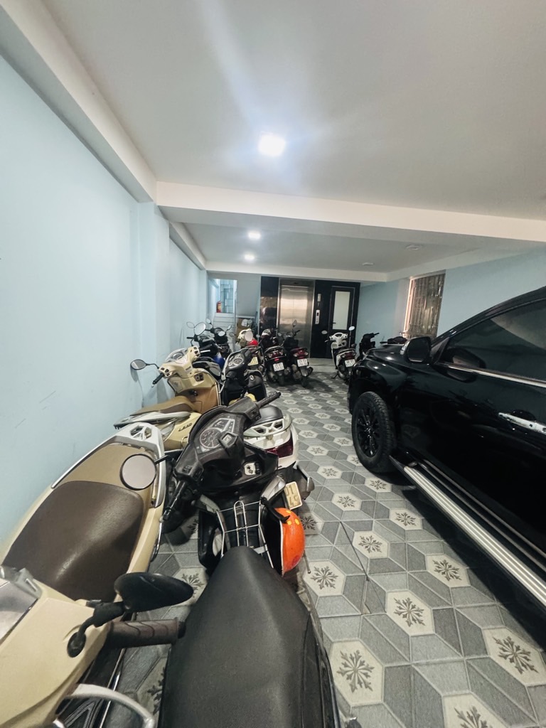 Bán nhà Hưng Phúc - diện tích 90m2 4 tầng - Lô góc ô tô dừng đỗ ngày đêm - giá 31 tỷ