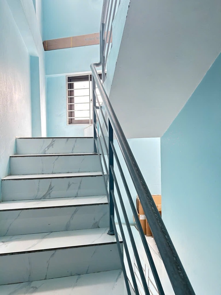 Bán nhà Hưng Phúc - diện tích 90m2 4 tầng - Lô góc ô tô dừng đỗ ngày đêm - giá 31 tỷ