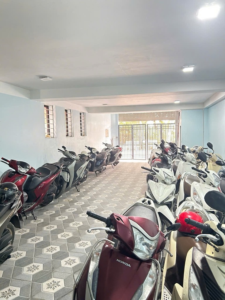 Bán nhà Hưng Phúc - diện tích 90m2 4 tầng - Lô góc ô tô dừng đỗ ngày đêm - giá 31 tỷ