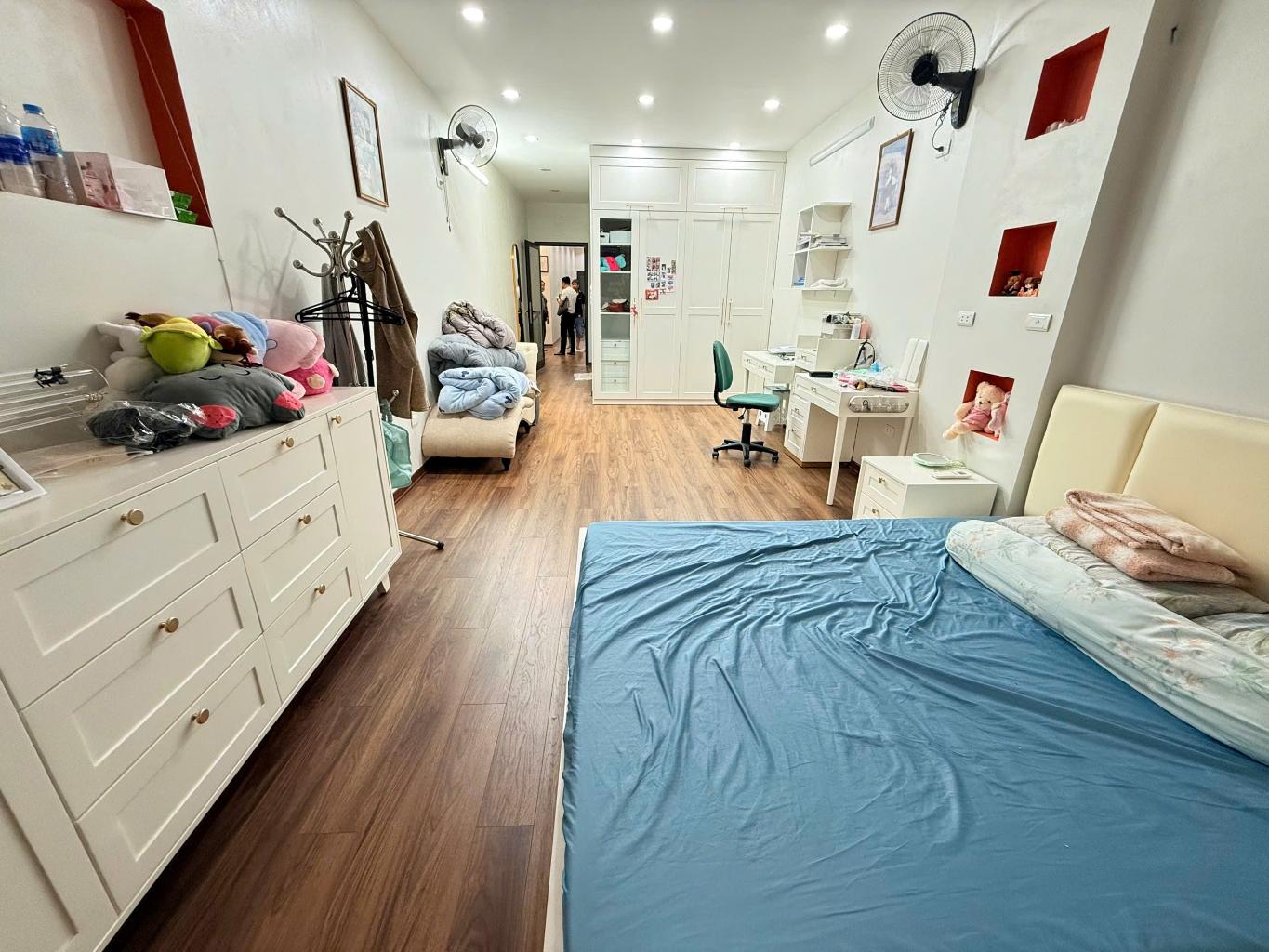 Bán nhà Dương Văn Bé - diện tích 104m2 4 tầng - Biệt thự đẳng cấp - giá 82 tỷ