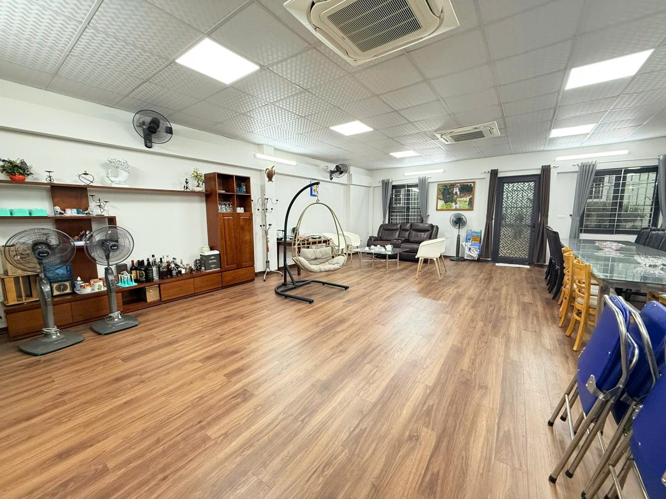 Bán nhà Dương Văn Bé - diện tích 104m2 4 tầng - Biệt thự đẳng cấp - giá 82 tỷ