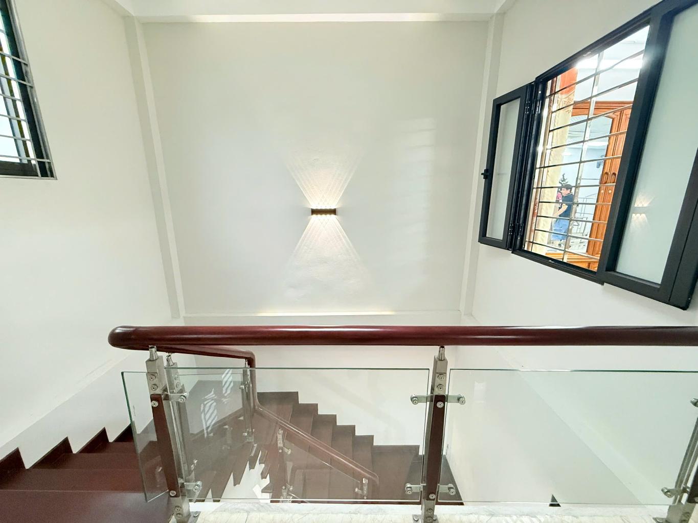 Bán nhà Dương Văn Bé - diện tích 104m2 4 tầng - Biệt thự đẳng cấp - giá 82 tỷ