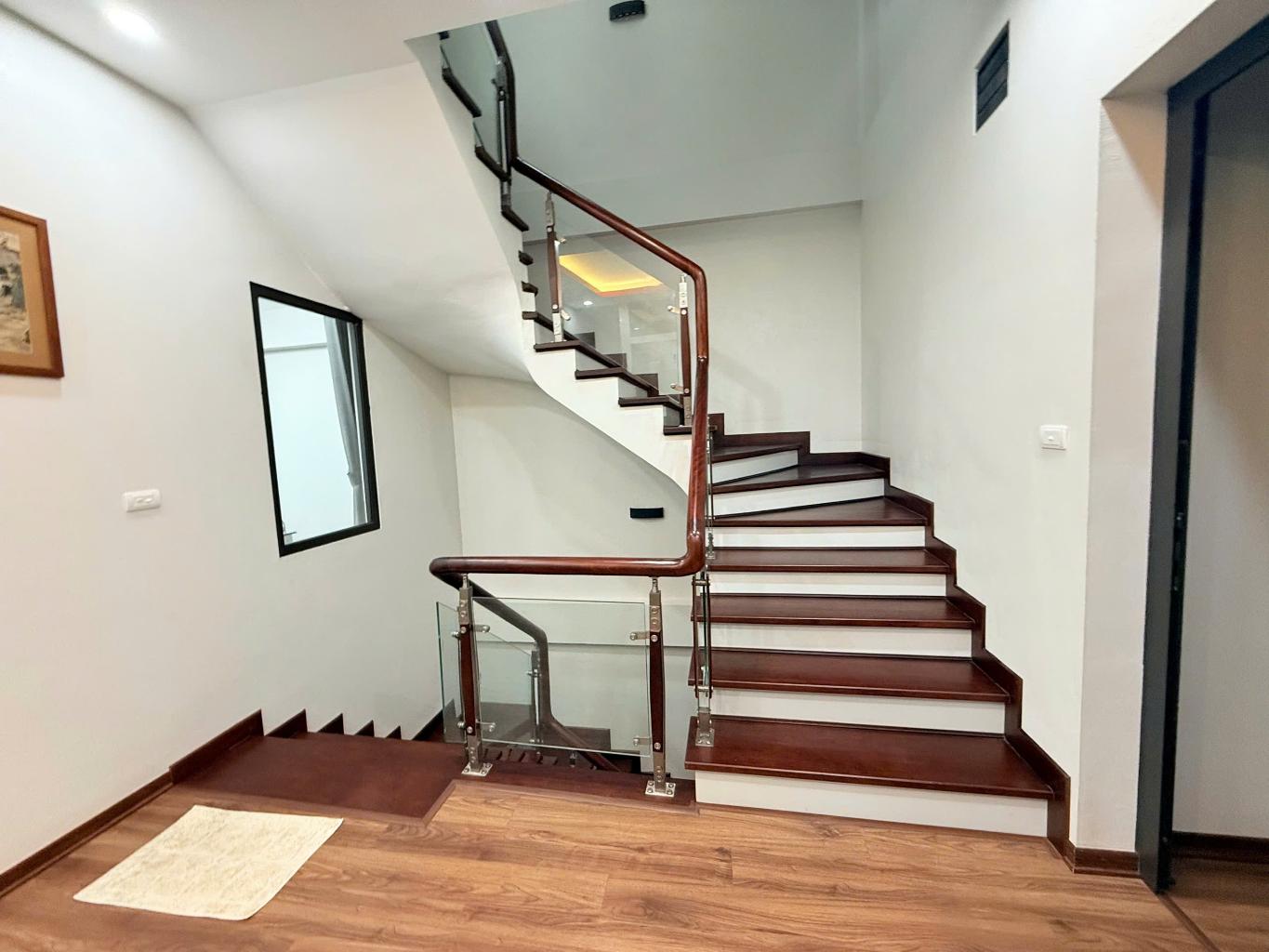 Bán nhà Dương Văn Bé - diện tích 104m2 4 tầng - Biệt thự đẳng cấp - giá 82 tỷ