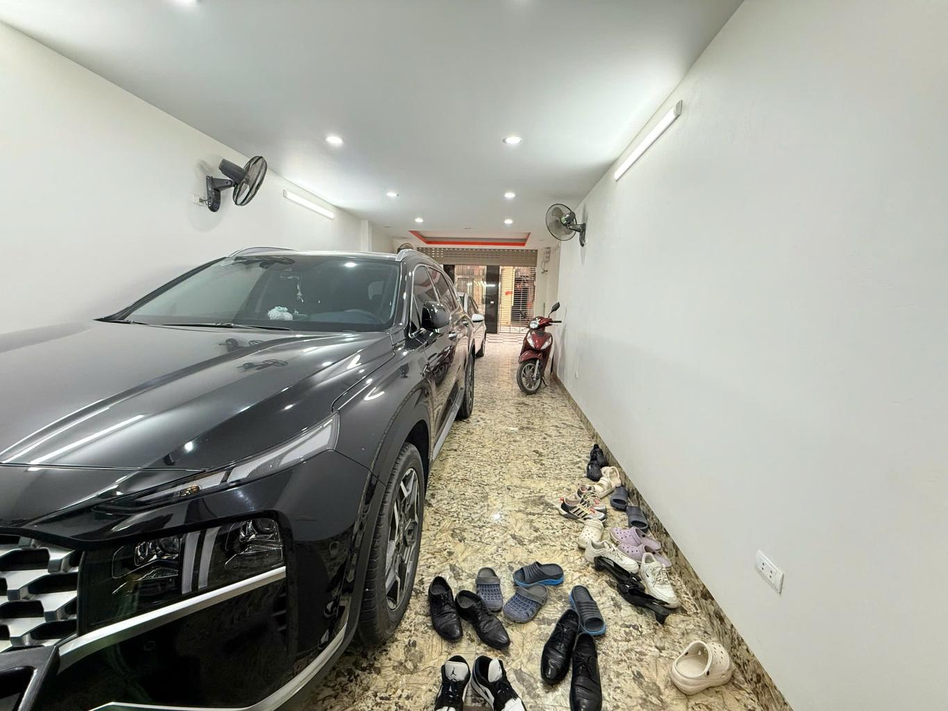 Bán nhà Dương Văn Bé - diện tích 104m2 4 tầng - Biệt thự đẳng cấp - giá 82 tỷ