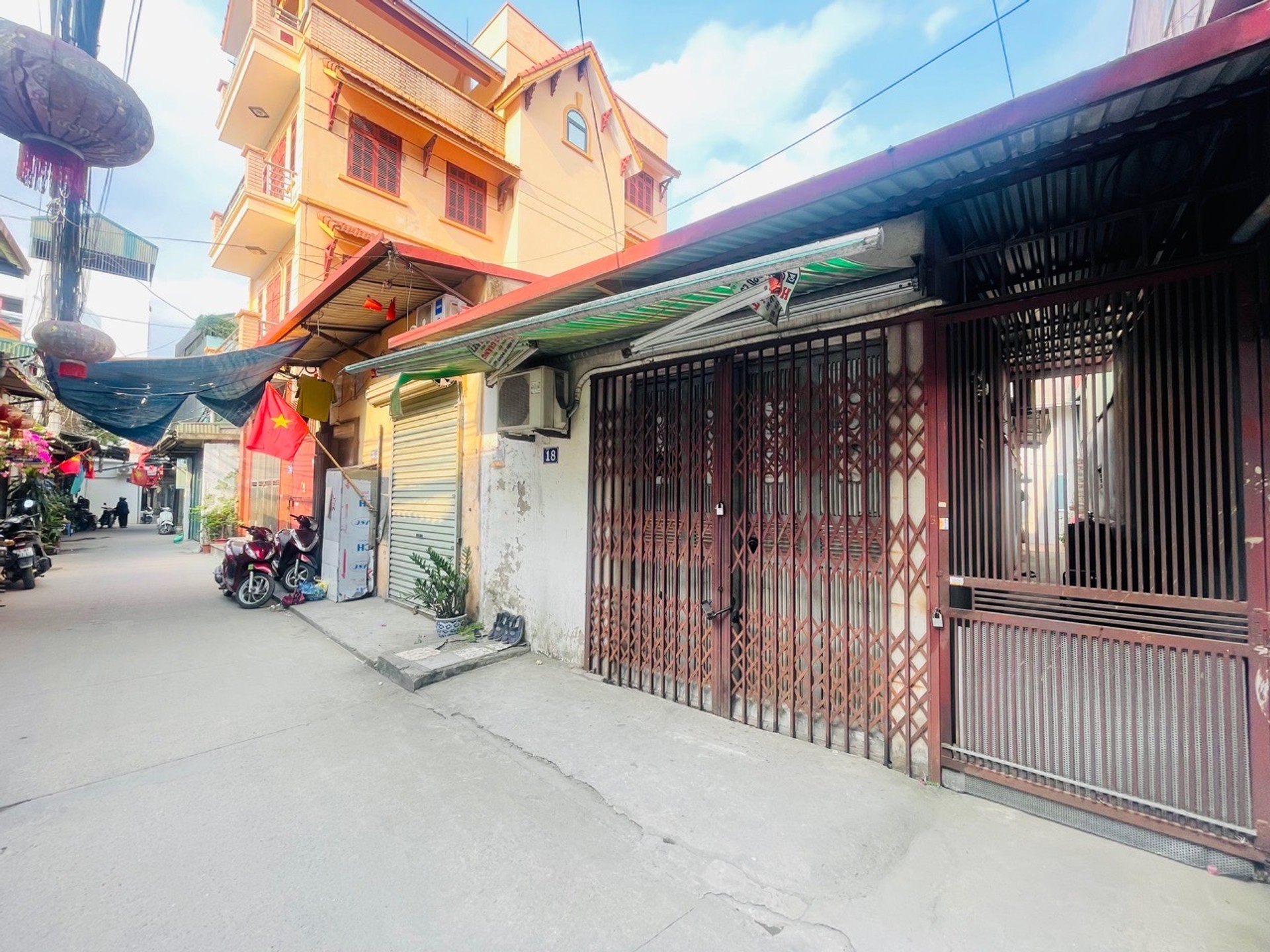 Bán nhà Đông Thiên - diện tích 131m2 1 tầng - ô tô nhỏ qua nhà - giá 29 tỷ