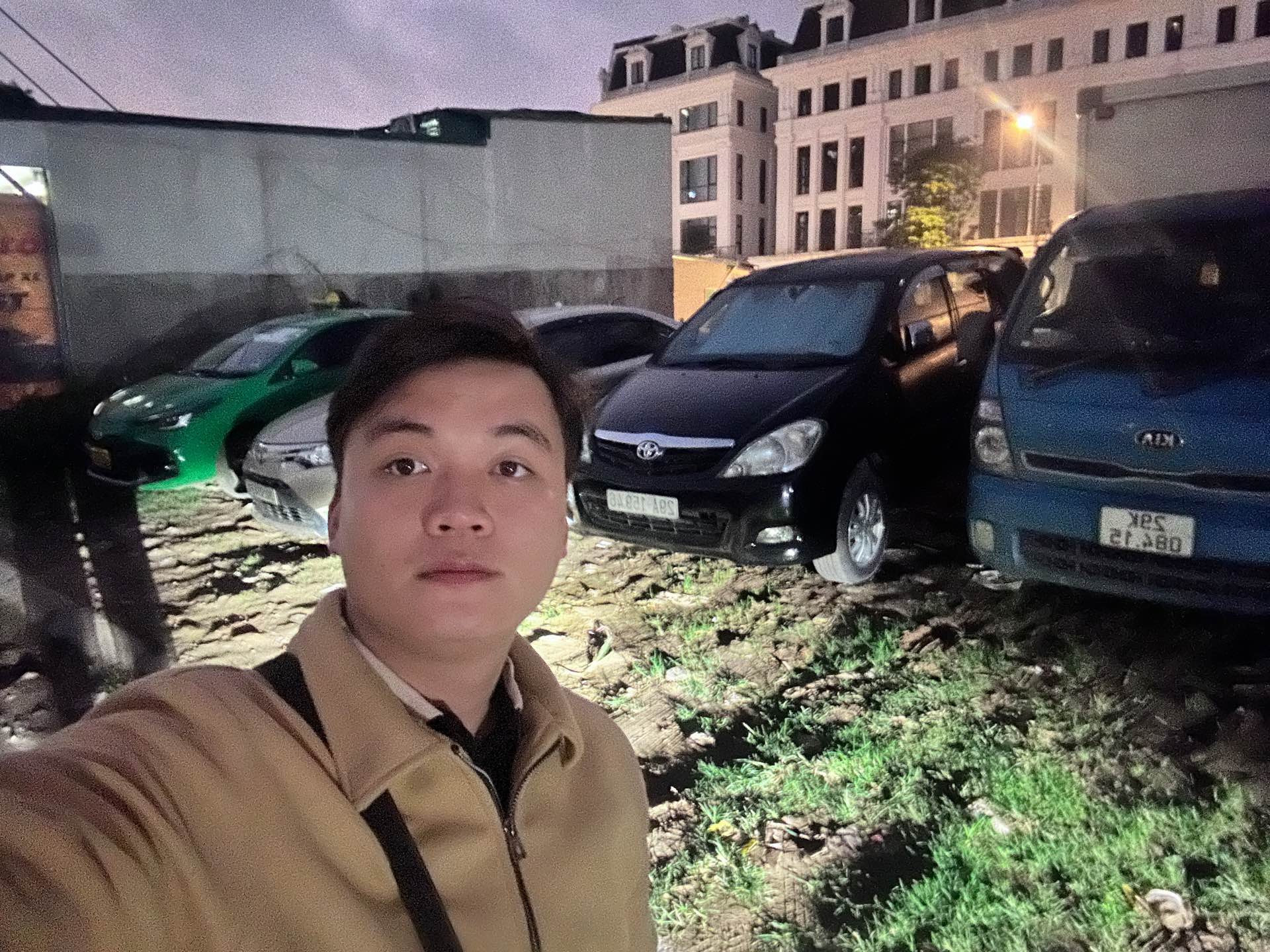 Bán đất Ngõ 2 ô tô tránh - diện tích 107m2 0 tầng - Mặt tiền lớn - giá 33,5 tỷ