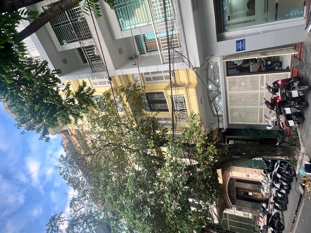 Bán nhà Đầm Trấu - diện tích 44m2 5 tầng - Phân lô bàn cờ - giá 28 tỷ