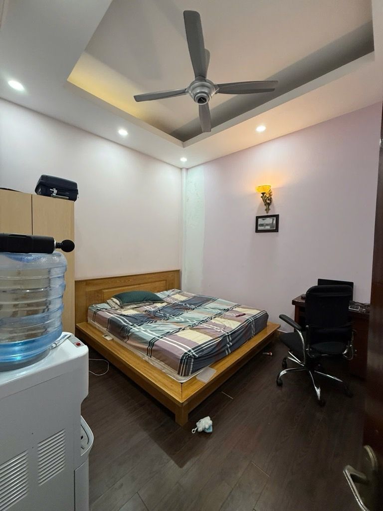 Bán nhà Đầm Trấu - diện tích 44m2 5 tầng - Phân lô bàn cờ - giá 28 tỷ