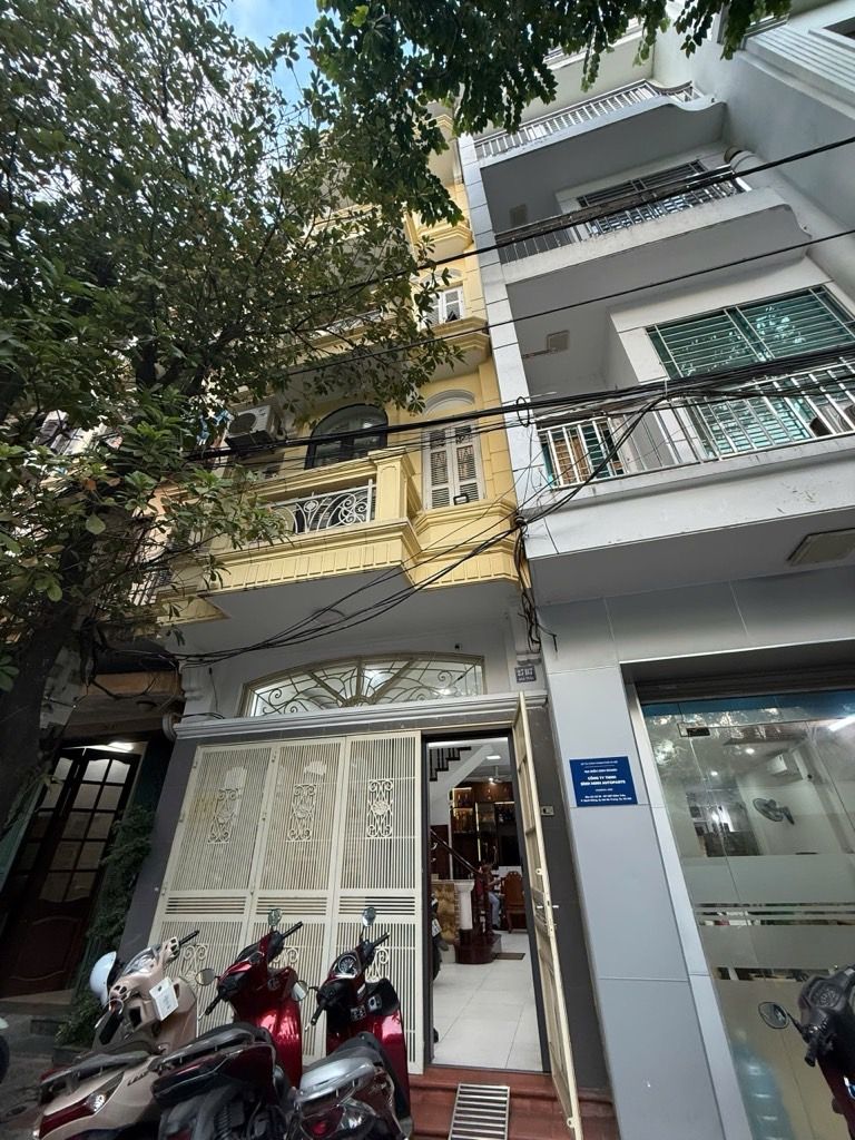 Bán nhà Đầm Trấu - diện tích 44m2 5 tầng - Phân lô bàn cờ - giá 28 tỷ