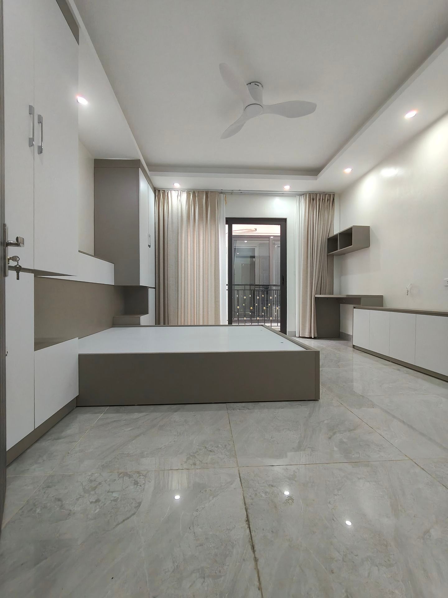 Bán nhà Nguyễn Văn Viên - diện tích 30m2 5 tầng - Nhà đẹp hiếm có - giá 8,5 tỷ