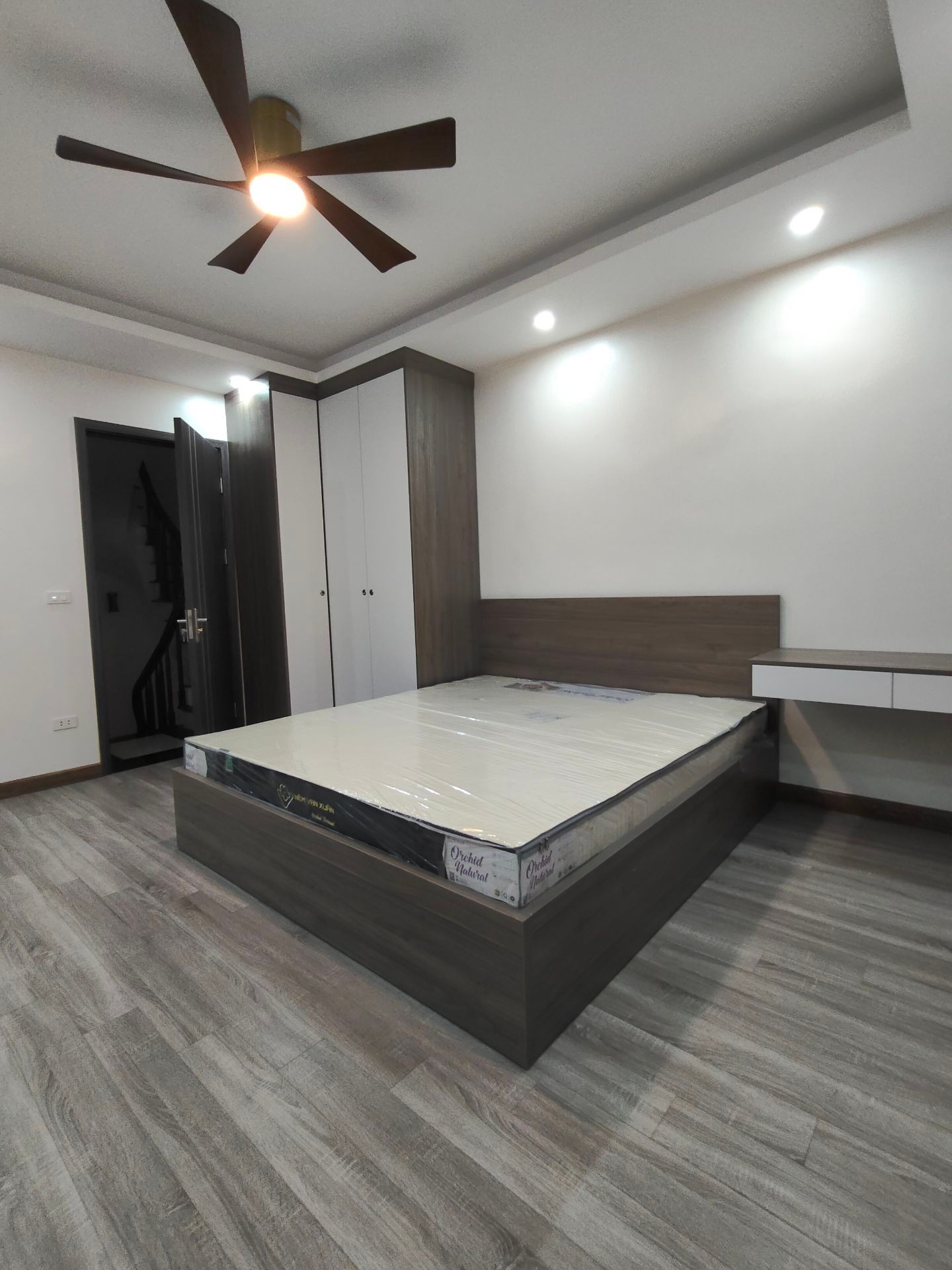 Bán nhà Nguyễn Văn Viên - diện tích 30m2 5 tầng - Nhà đẹp hiếm có - giá 8,5 tỷ
