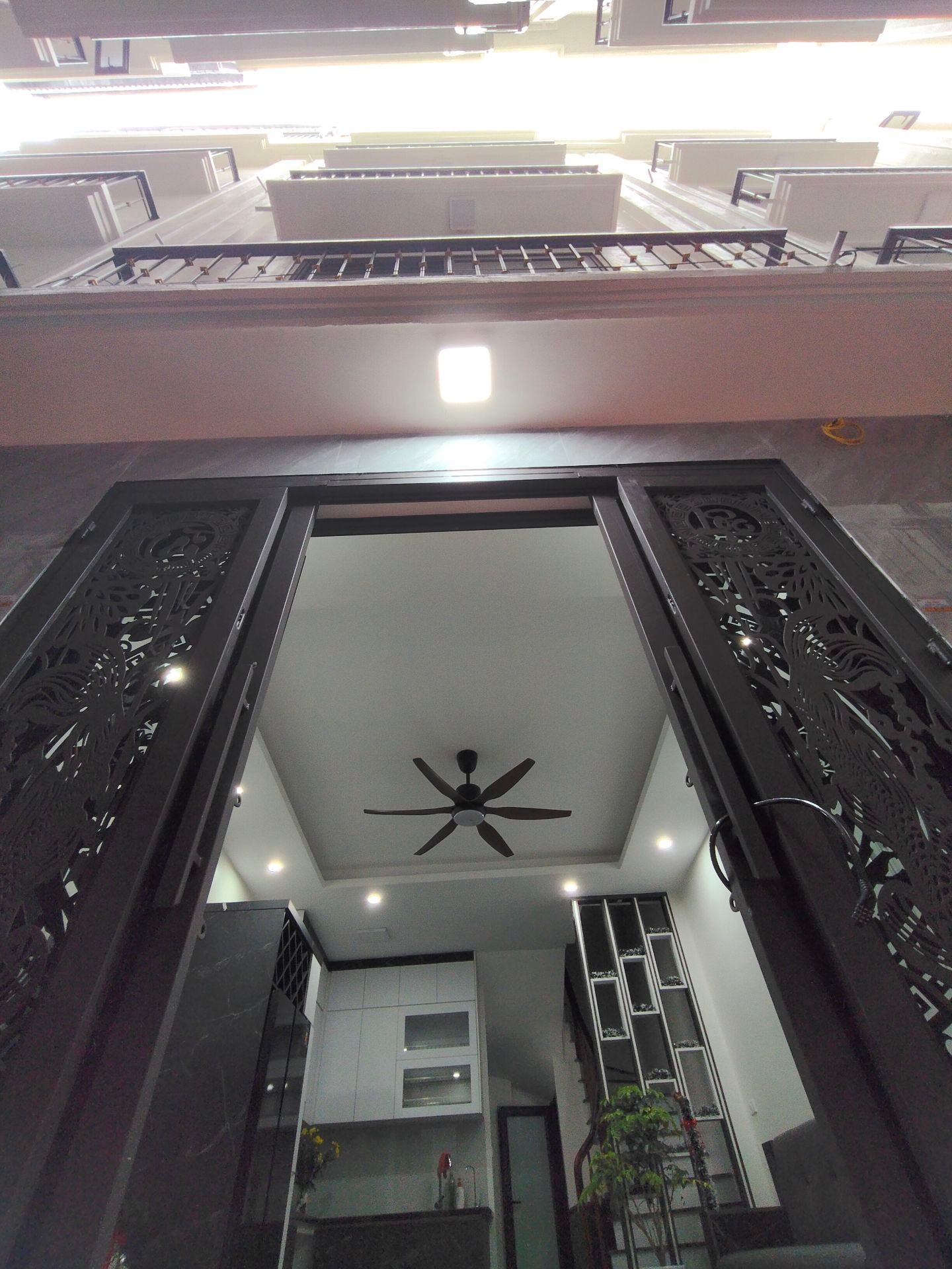 Bán nhà Nguyễn Văn Viên - diện tích 30m2 5 tầng - Nhà đẹp hiếm có - giá 8,5 tỷ