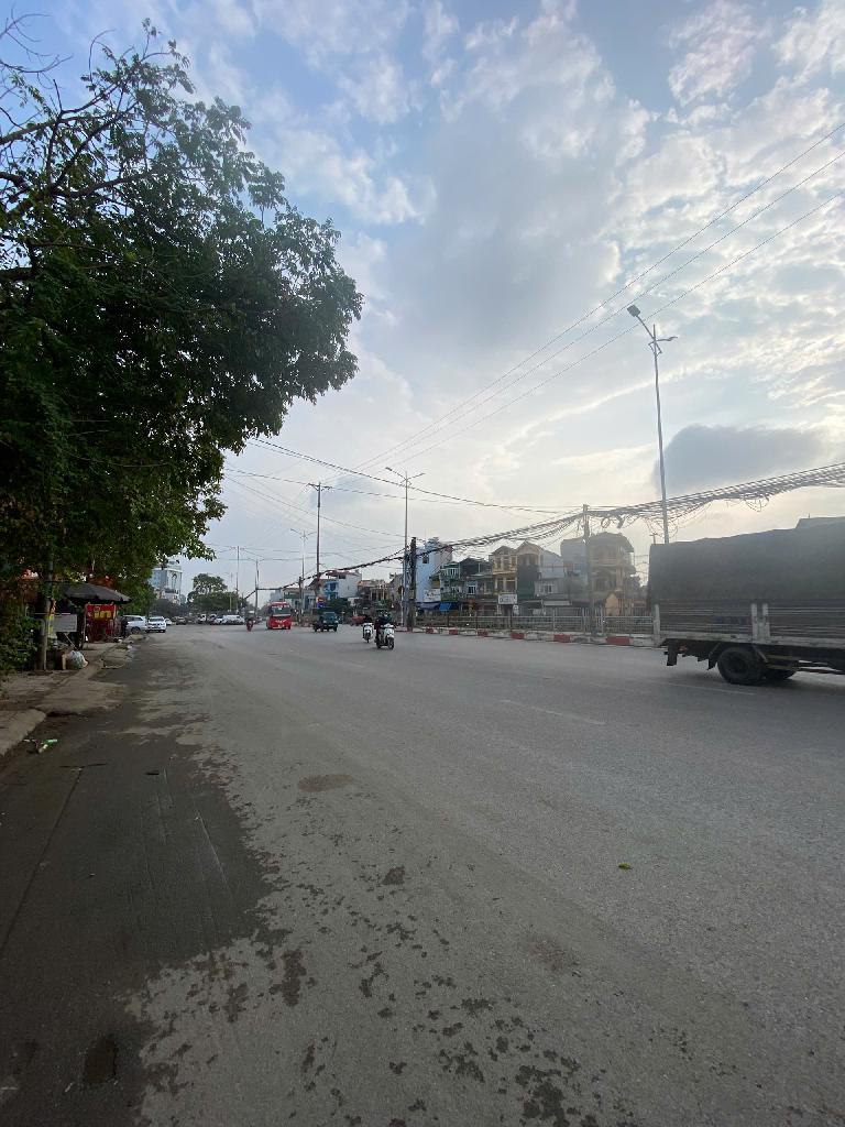 Bán nhà Cầu Ngọc Hồi - diện tích 405m2 1 tầng - Mặt phố kinh doanh đỉnh - giá 31 tỷ