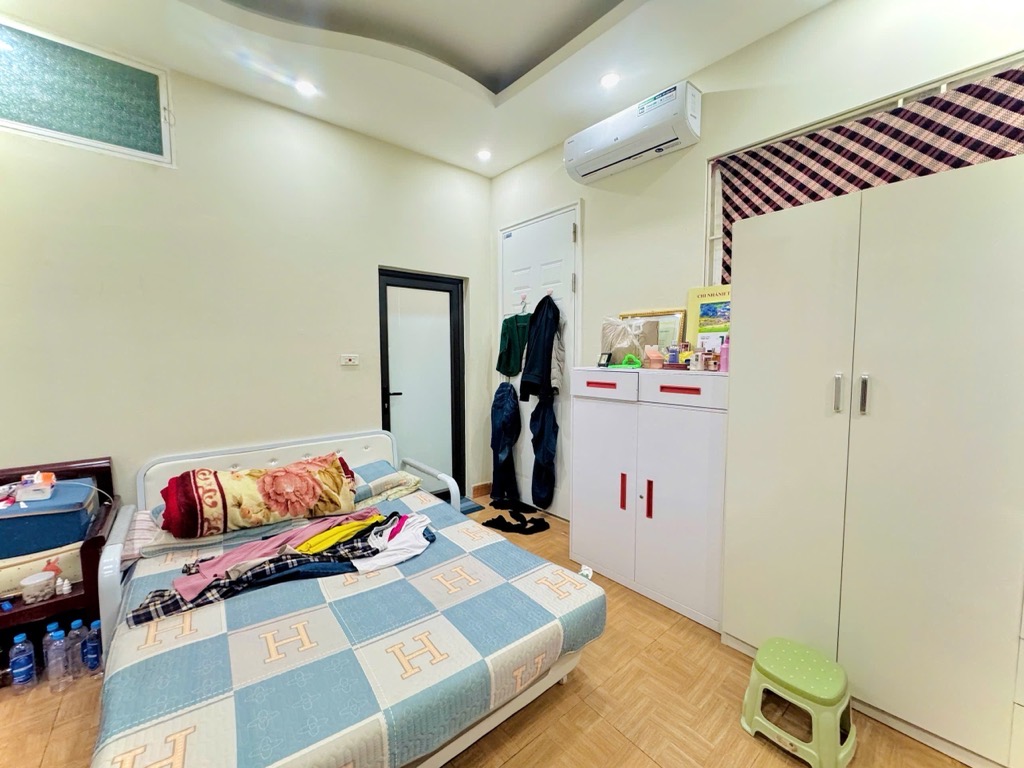 Bán nhà Hoàng Mai - diện tích 31m2 5 tầng - MẶT PHỐ KINH DOANH - giá 6,4 tỷ