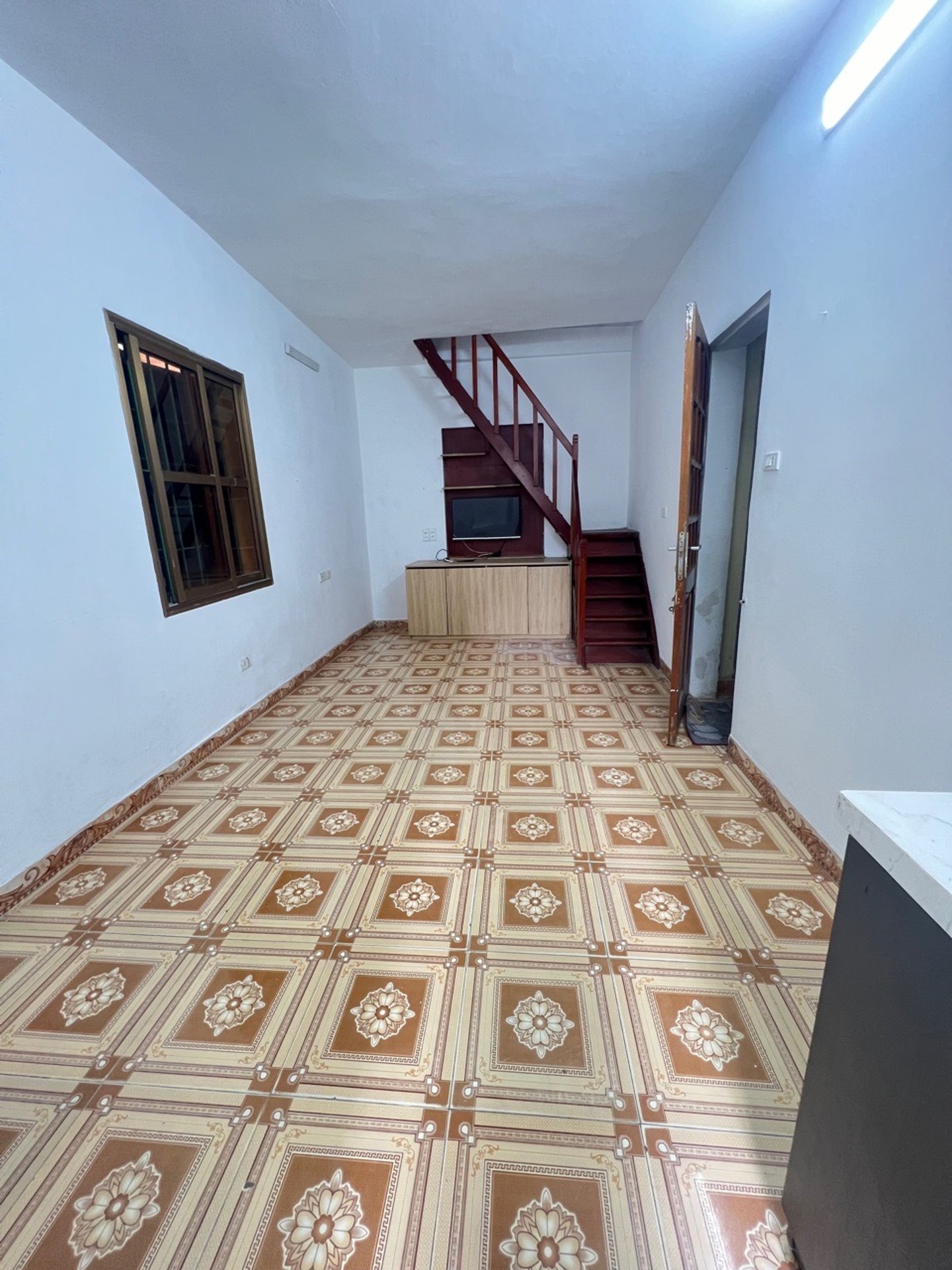 Bán nhà Tân Mai - diện tích 60m2 2 tầng - căn góc 3 mặt thoáng - giá 3,15 tỷ