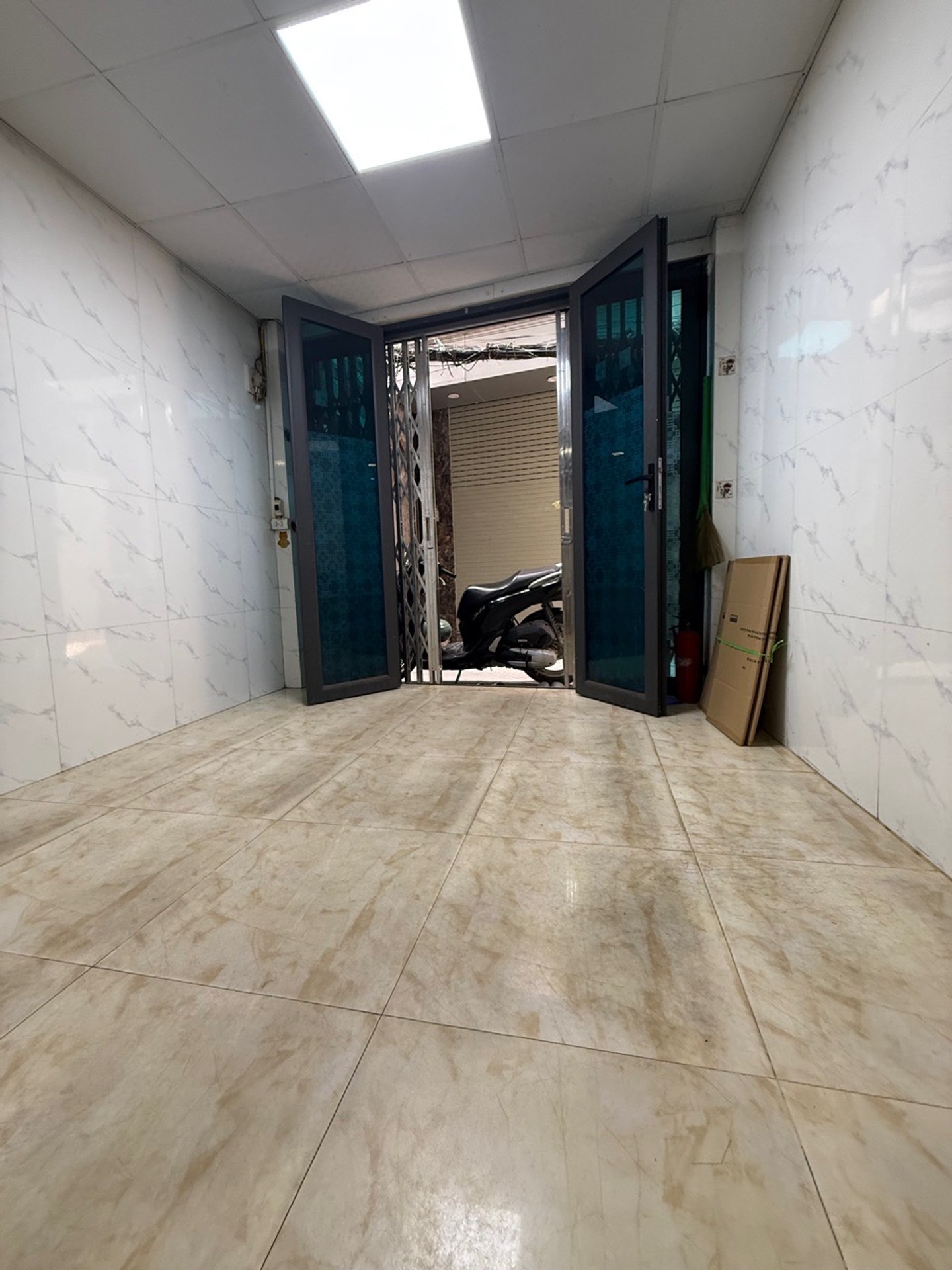 Bán nhà Lĩnh Nam - diện tích 21m2 3 tầng - Nhà đẹp hiếm có - giá 3,2 tỷ