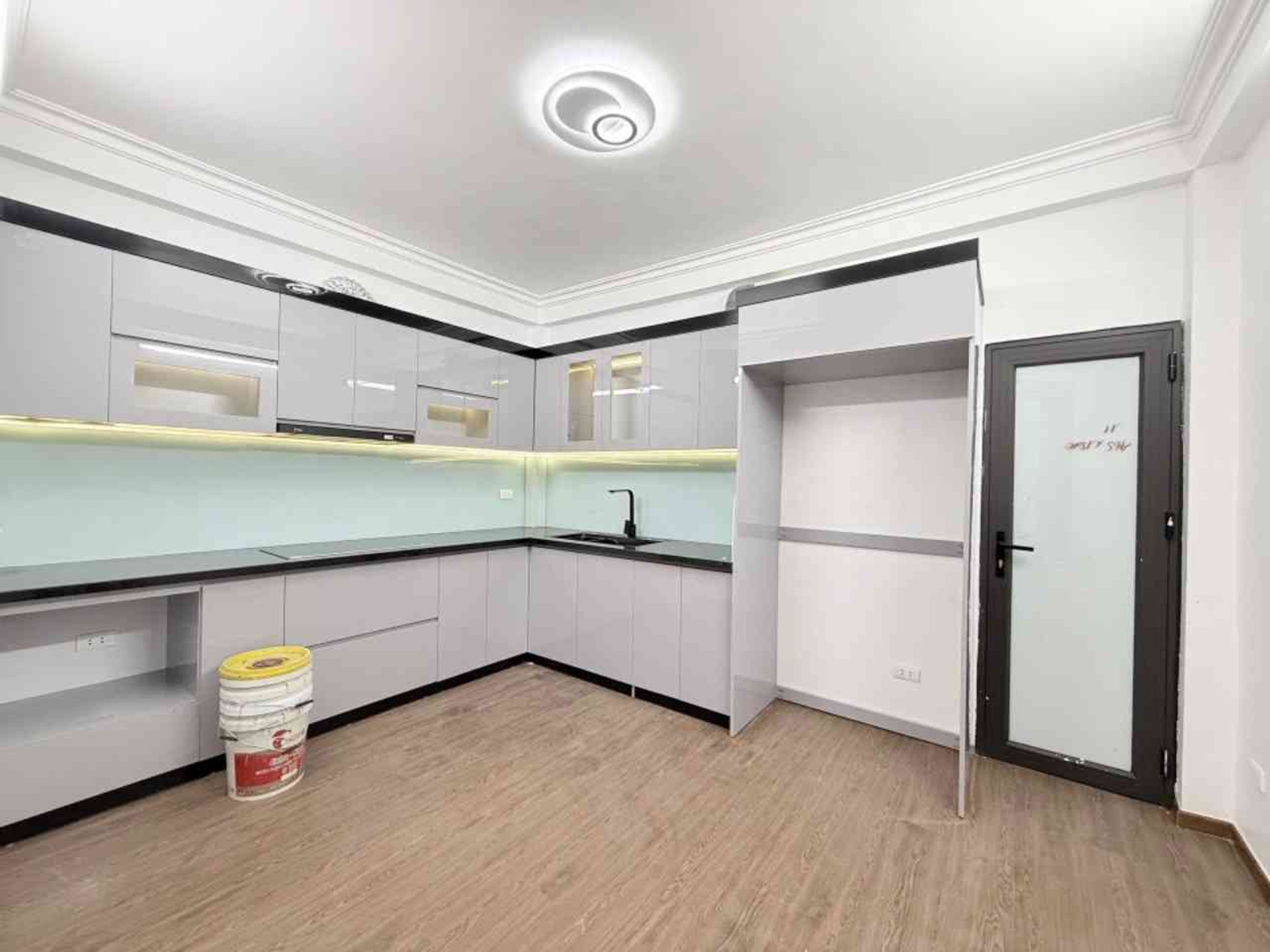 Bán nhà Ngũ Nhạc - diện tích 48m2 5 tầng - Ô tô đỗ cổng - giá 9,98 tỷ
