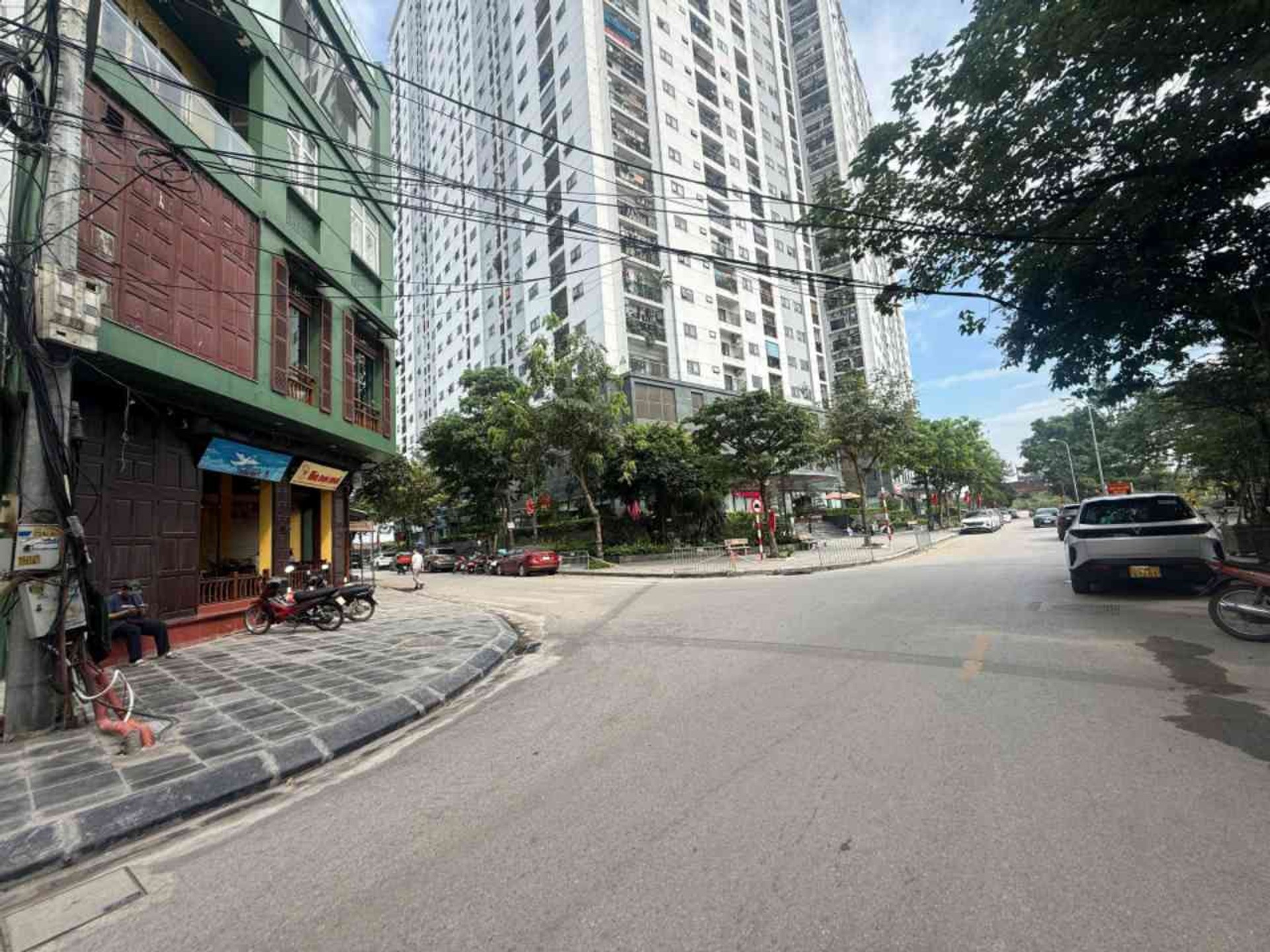 Bán nhà Hưng Thịnh - diện tích 40m2 5 tầng - Lô góc 3 thoáng vĩnh viễn - giá 21,3 tỷ