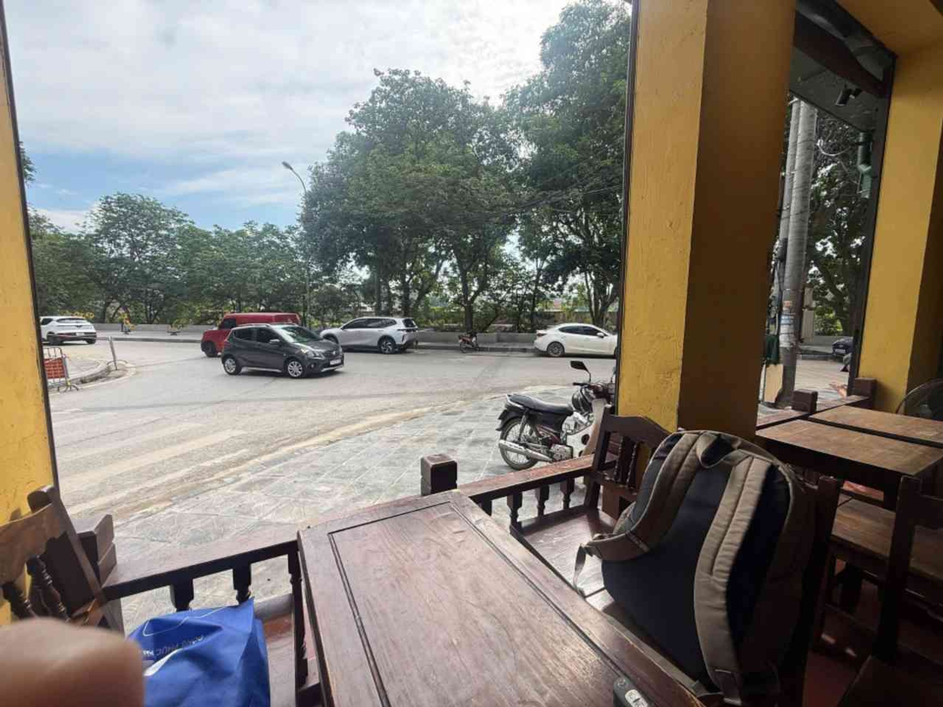 Bán nhà Hưng Thịnh - diện tích 40m2 5 tầng - Lô góc 3 thoáng vĩnh viễn - giá 21,3 tỷ