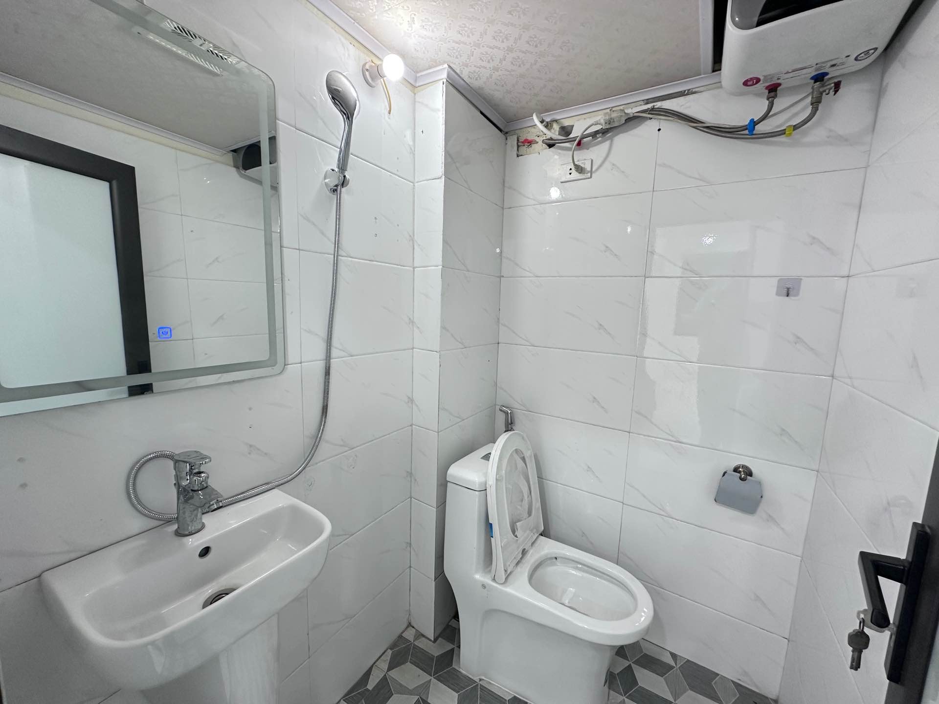 Bán nhà Vĩnh Hưng - diện tích 20m2 3 tầng - ô tô qua nhà - giá 2,9 tỷ